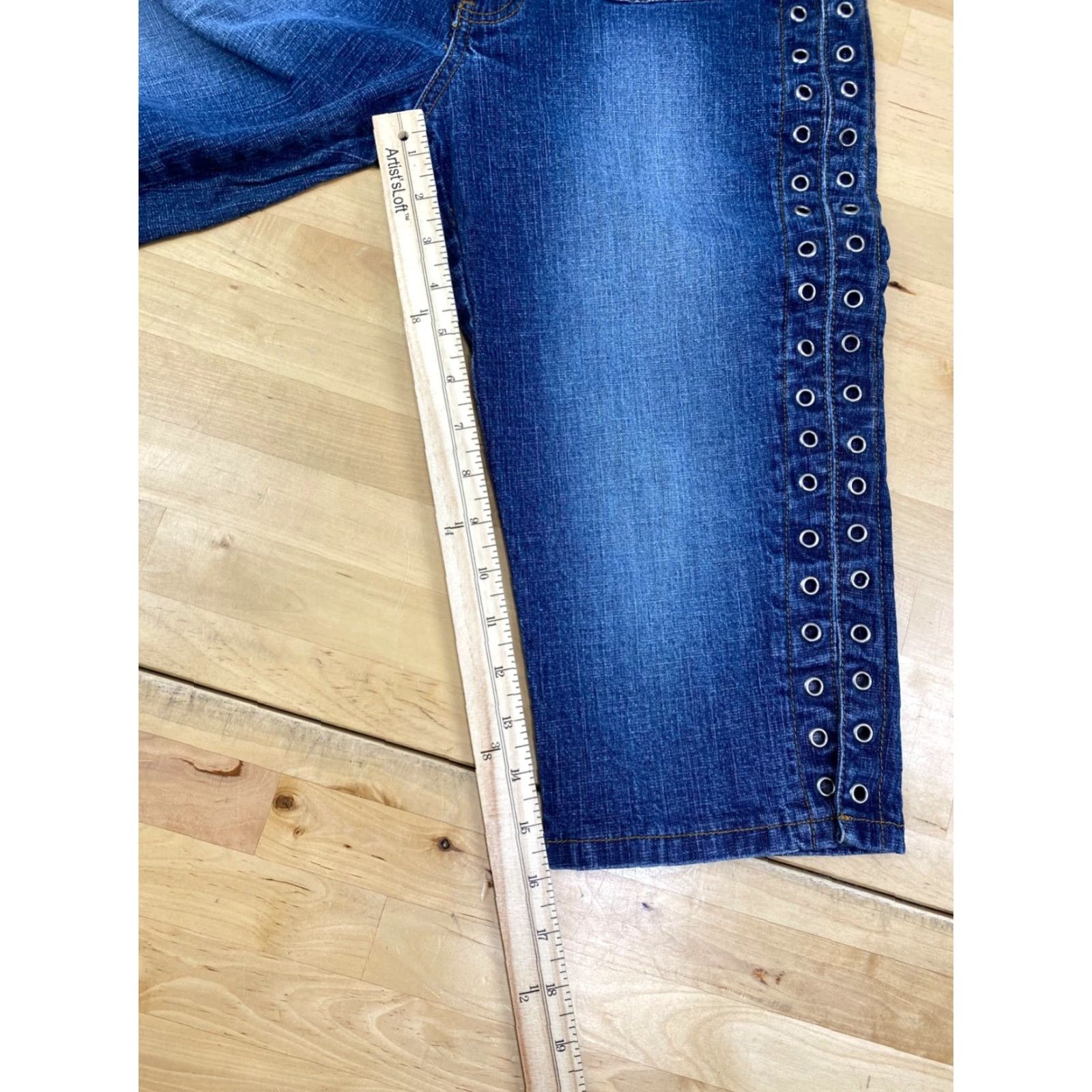 Denime Zana Di Capri Jeans Capri Pants Juniors 11 Denim Blue Regular Mid Rise Women Womens 10281 Size 32" / US 10 / IT 46 - 7 Thumbnail