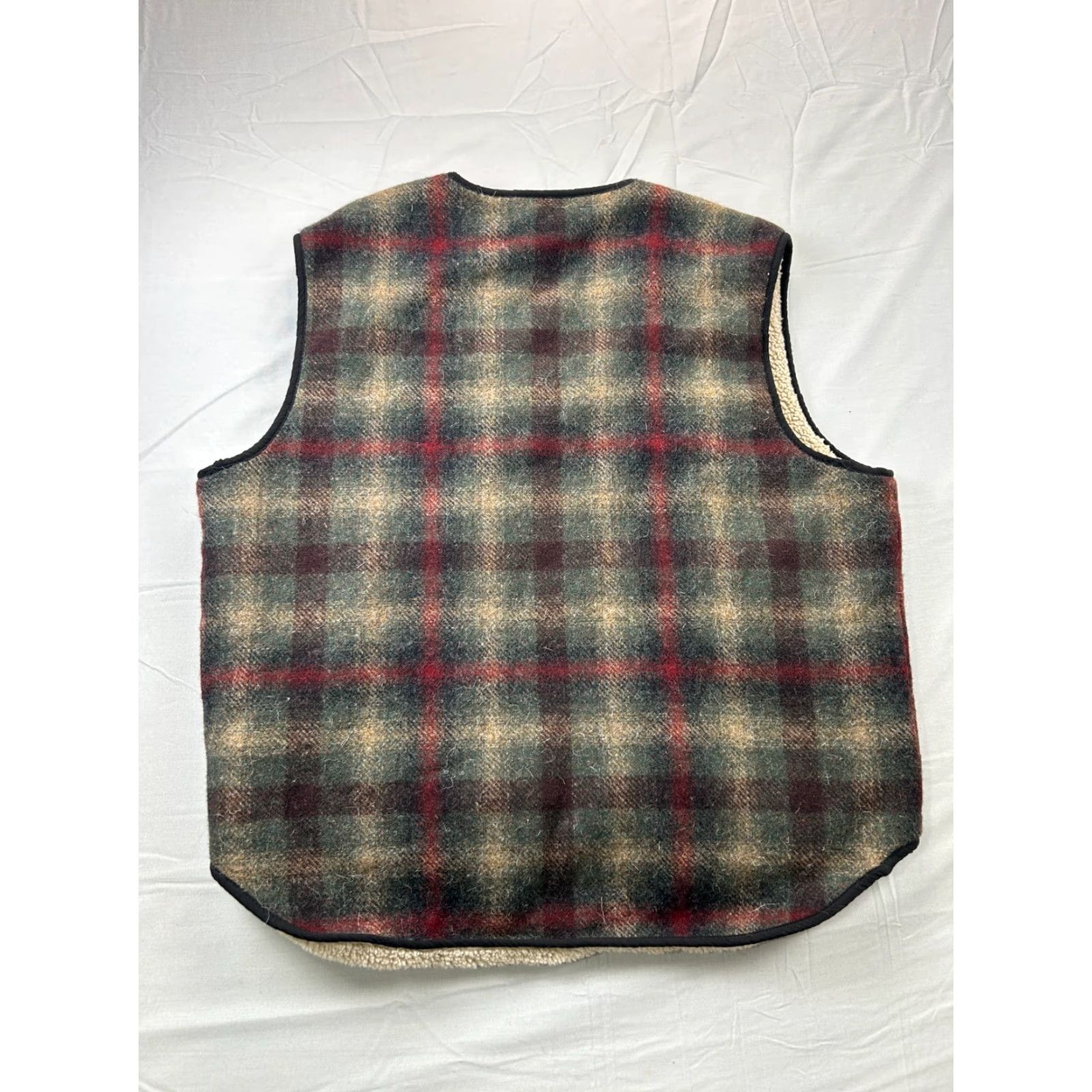 Vintage VINTAGE Woolrich Vest Mens Medium Green Red Shadow Plaid Wool Sherpa Lined Size US M / EU 48-50 / 2 - 6 Thumbnail