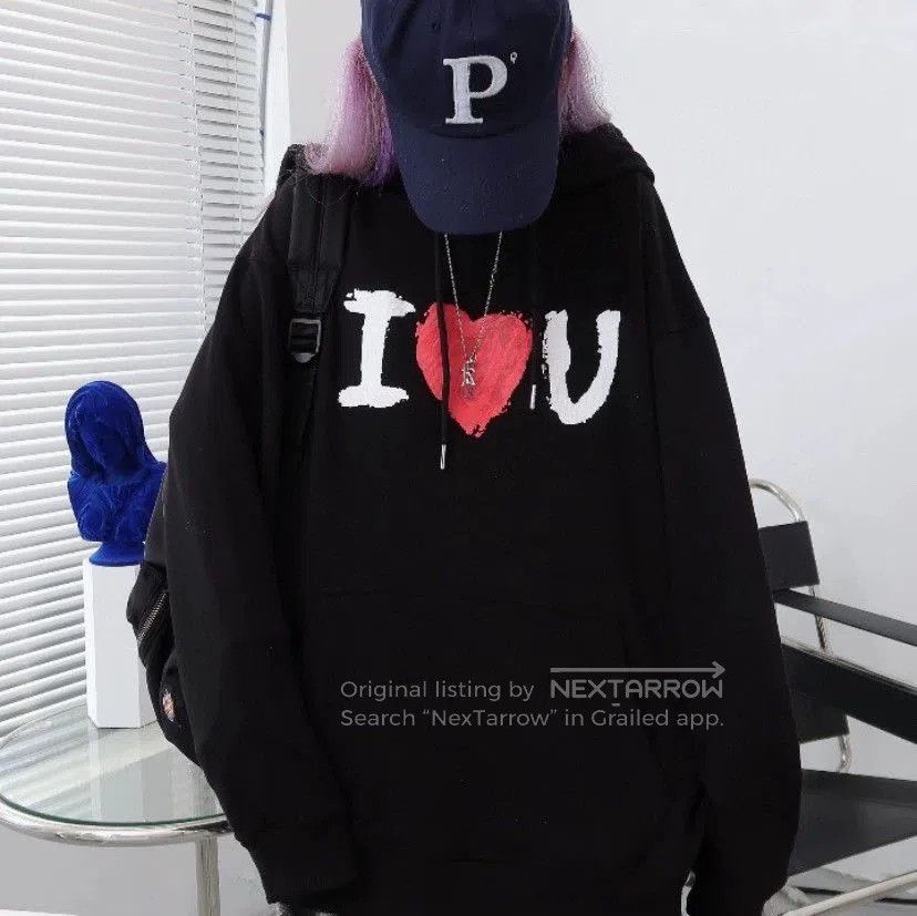 Balenciaga black valenciaga heart graphic hoodie sweatshirt. Size US S / EU 44-46 / 1 - 4 Thumbnail