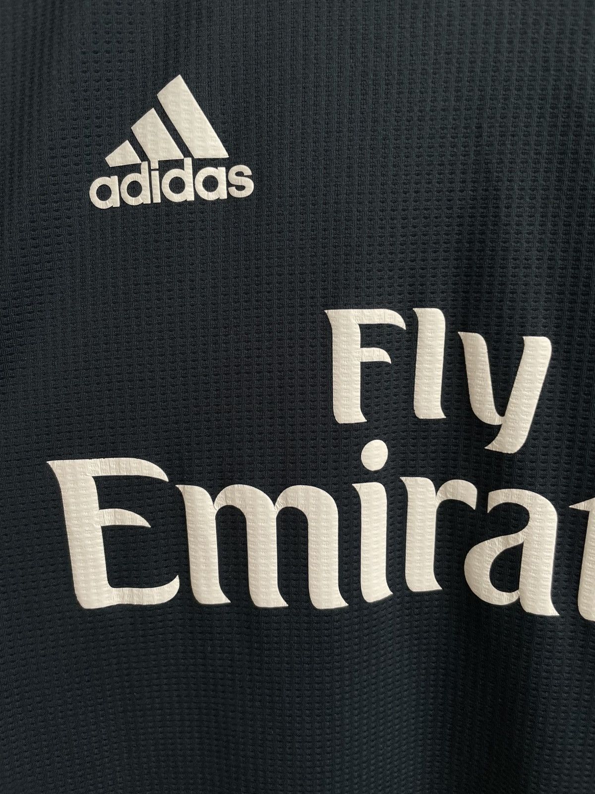 Vintage Real Madrid 2018 2019 Away Football Shirt Soccer Jersey Size US S / EU 44-46 / 1 - 7 Thumbnail