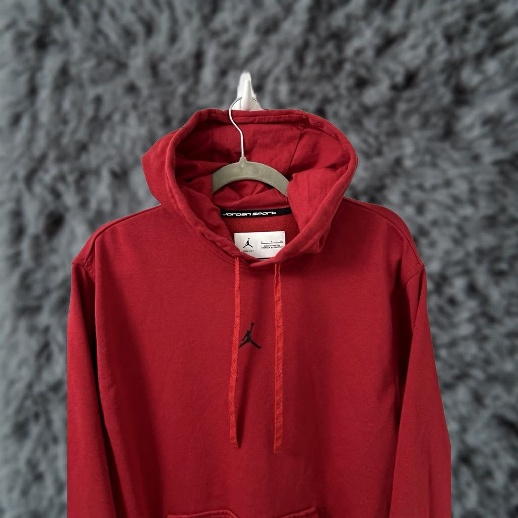 Jordan Brand Jordan Hoodie Mens Size Small Red Center Logo Dri-Fit Pullover Pocket L/S Size US S / EU 44-46 / 1 - 1 Thumbnail