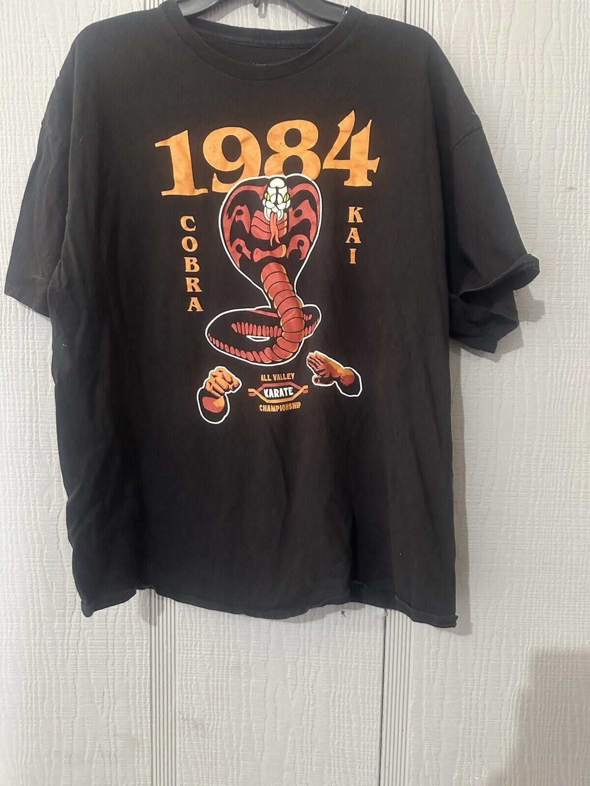 Designer The Karate Kid 1984 Cobra Kai Men's Black T-Shirt Size 2XL Size US XXL / EU 58 / 5 - 1 Thumbnail