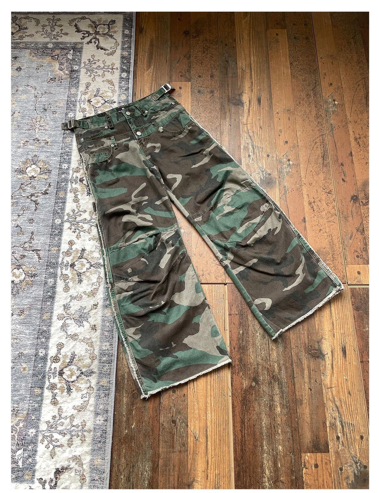 Other Camouflage Wide Leg Cargo Pants, Loose Fit Utility Pants Size US 32 / EU 48 - 1 Thumbnail