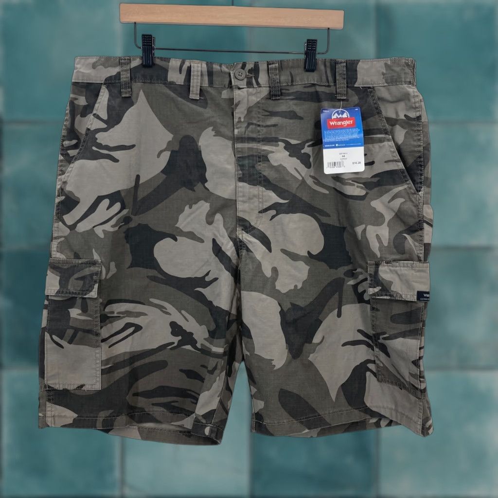Wrangler Wrangler Cargo Shorts Mens 44 Brown Camouflage Ripstop Baggy Outdoors Hiking NWT Size US 44 / EU 60 - 1 Thumbnail