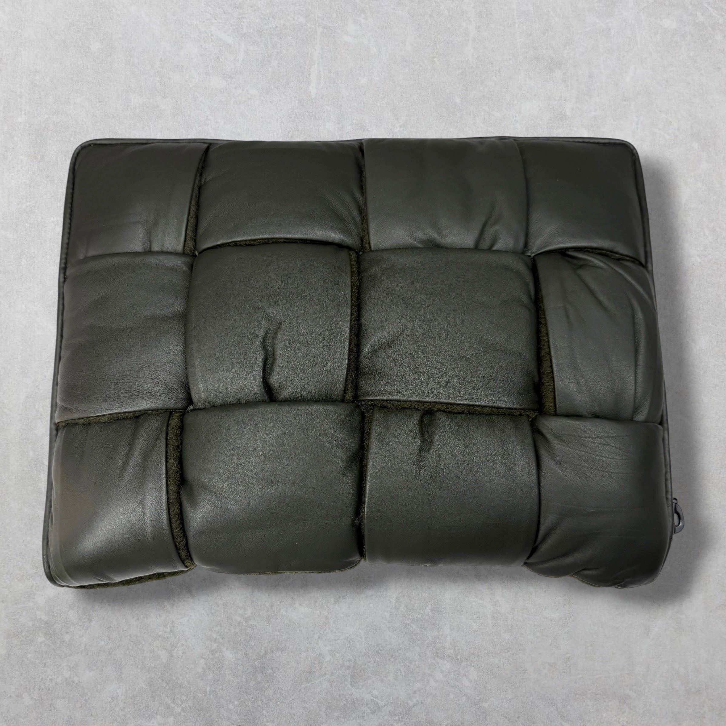 Bottega Veneta Bottega Veneta Maxi Padded Intrecciato Pouch Size ONE SIZE - 2 Thumbnail