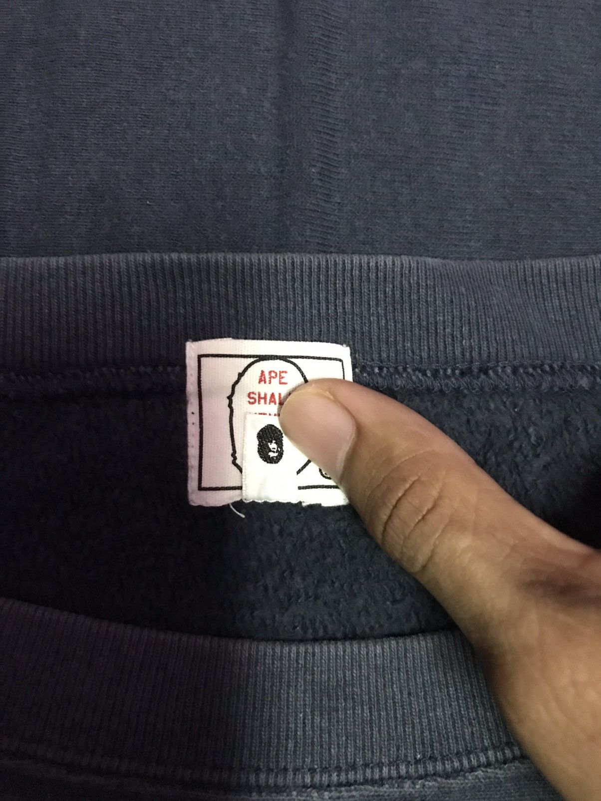 Bape (B) Crewneck Size US L / EU 52-54 / 3 - 5 Thumbnail