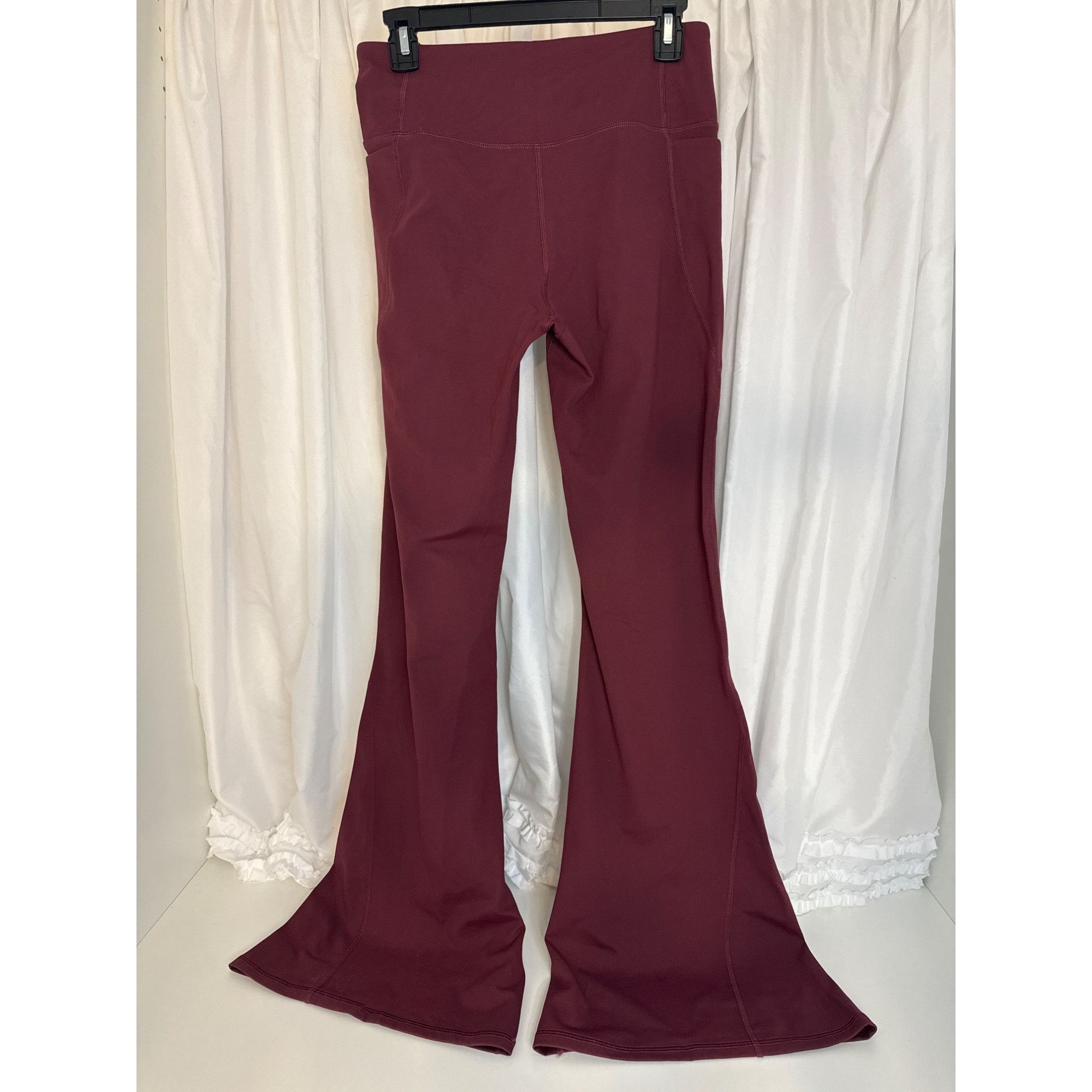 Fabletics Fabletics PureLuxe Everyday Crossover Flare Burgundy Babe Yi Size 27" / US 4 / IT 40 - 5 Thumbnail