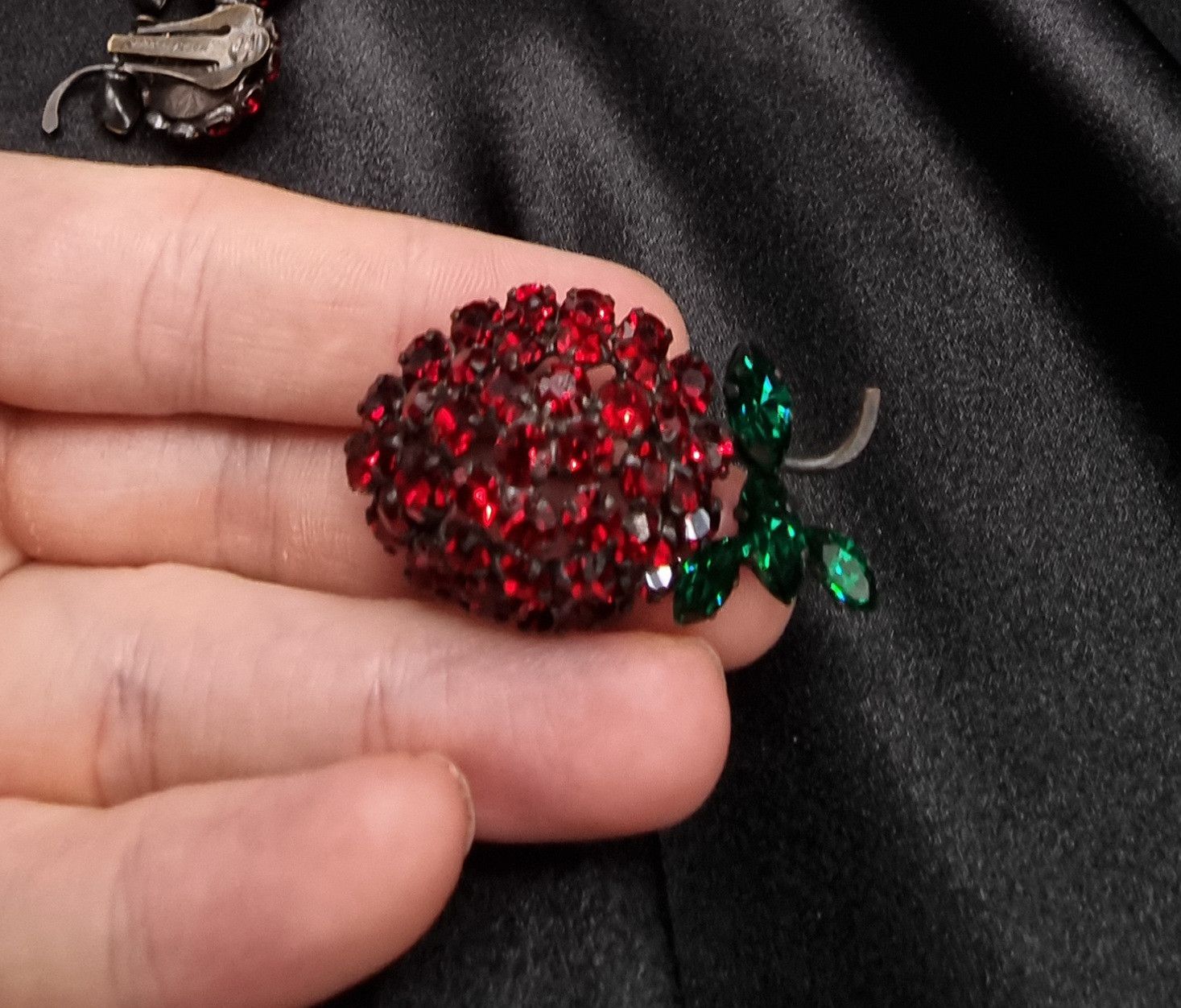 Vintage Vintage Made in Austria Red Strawberry Fruits Crystals Jewel Size ONE SIZE - 3 Thumbnail