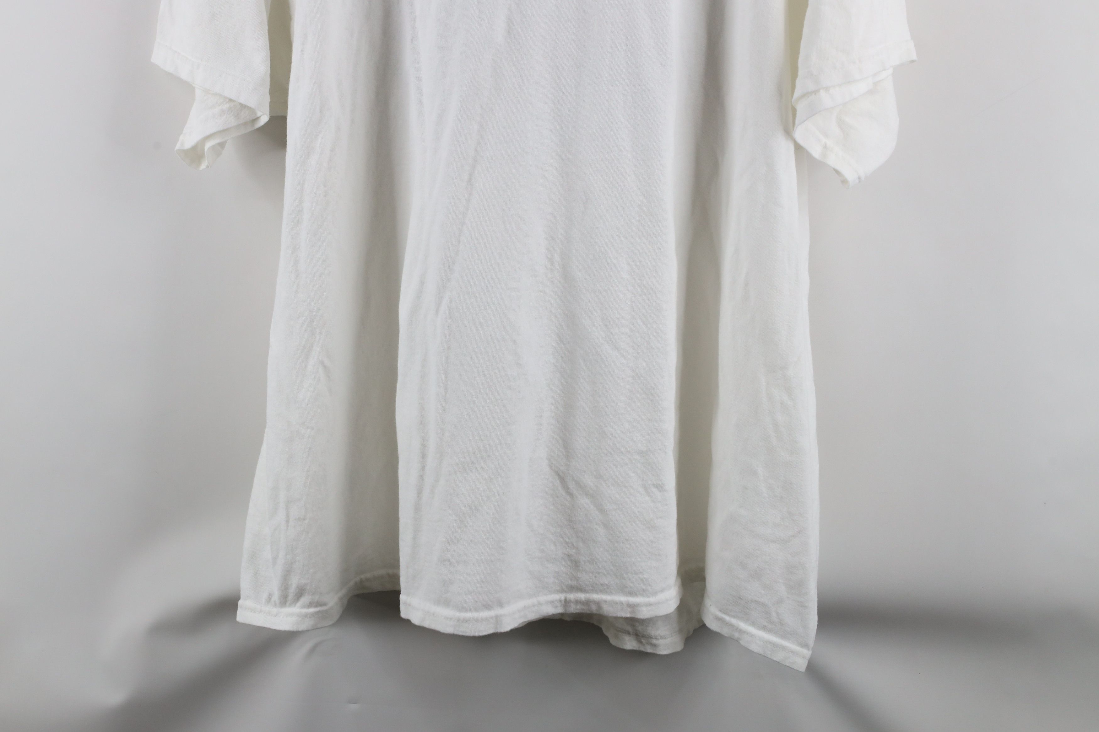 Vintage Vintage Fiat Chrysler Out Jeep Motors Car T-Shirt White Size US XXL / EU 58 / 5 - 9 Thumbnail