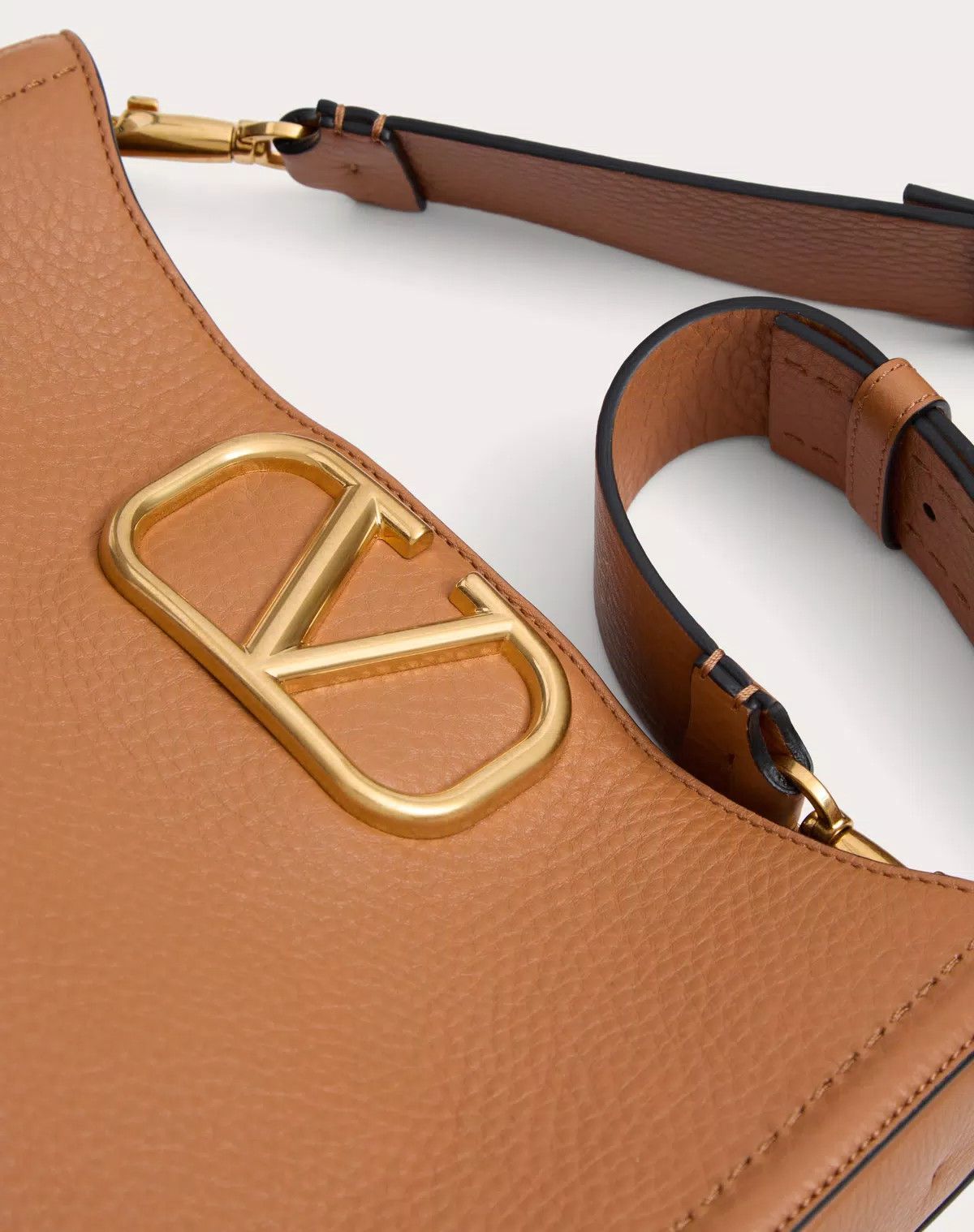 Valentino oc11z0725 Size:OS/ Bag In Grainy Calfskin in Almond Beige Size ONE SIZE - 7 Thumbnail