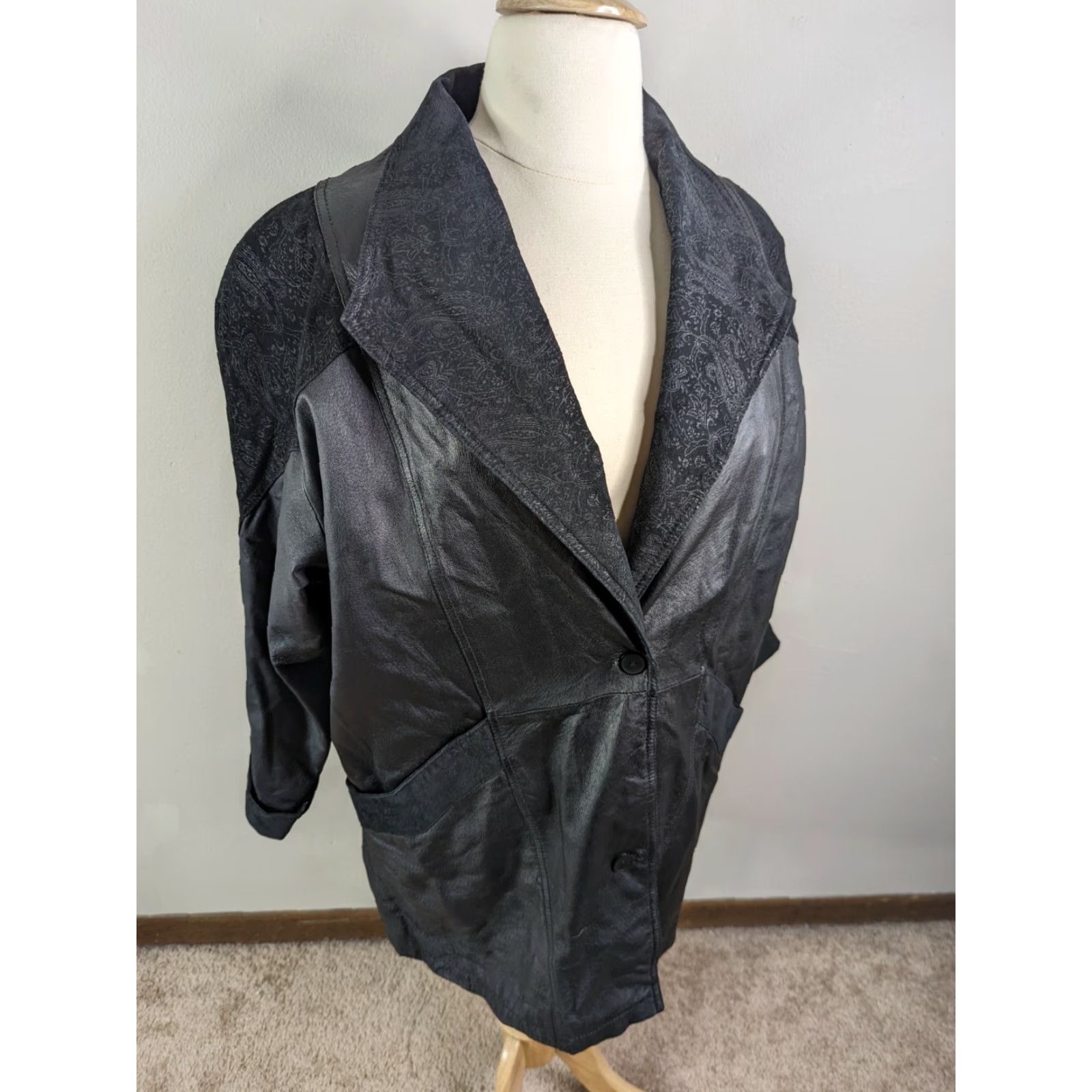 Wilson VINTAGE Wilson's Women's Coat Leather Patchwork Trench 80s Long Black 30.5 Collar to Cuff 40 Bust 40 Waist 31 Length Pockets Mens? No, Women. Size L / US 10 / IT 46 - 3 Thumbnail