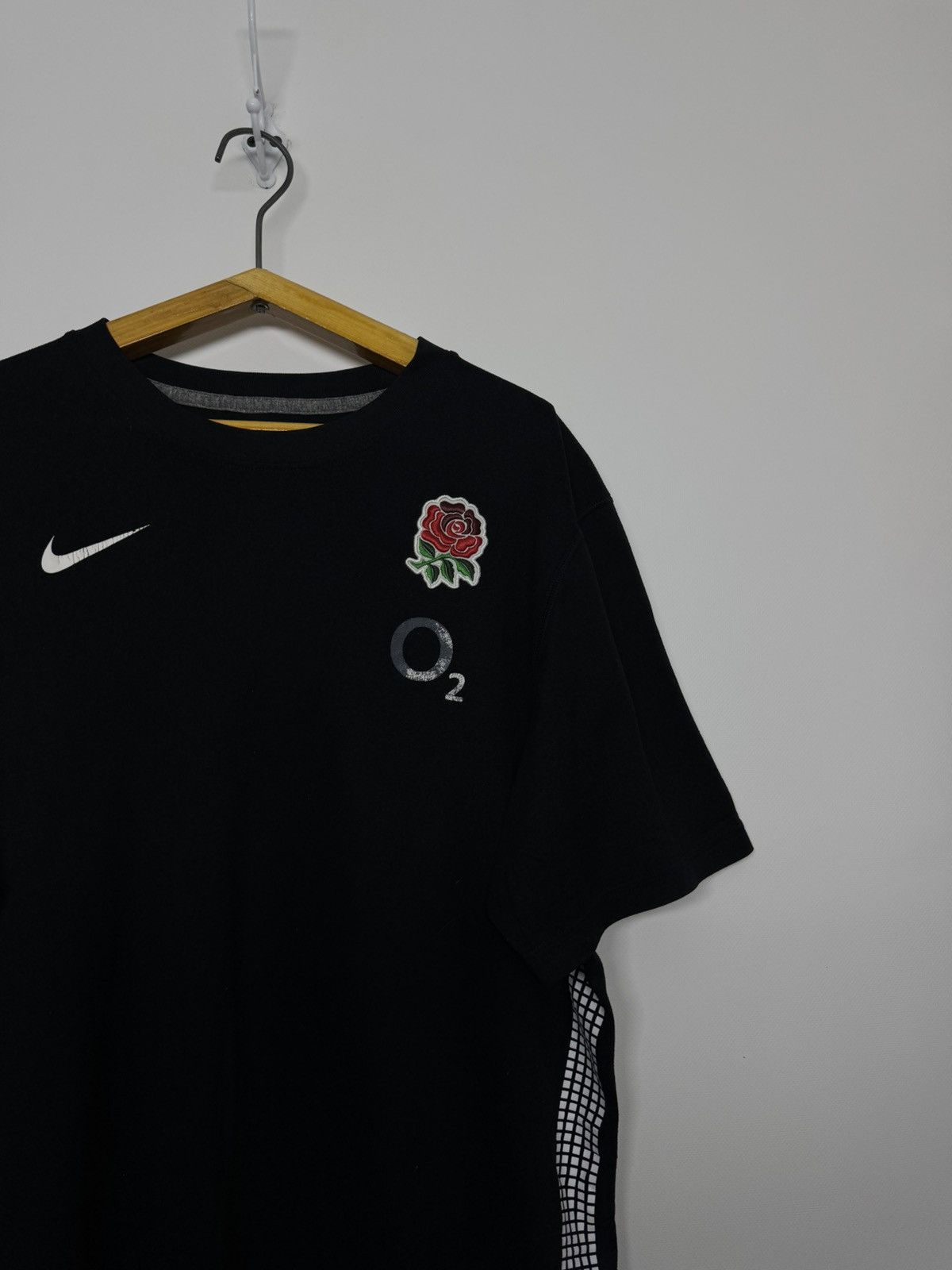 Nike Vintage Y2k Nike England O2 Soccer Jersey T-Shirt 00’s Size US M / EU 48-50 / 2 - 5 Thumbnail