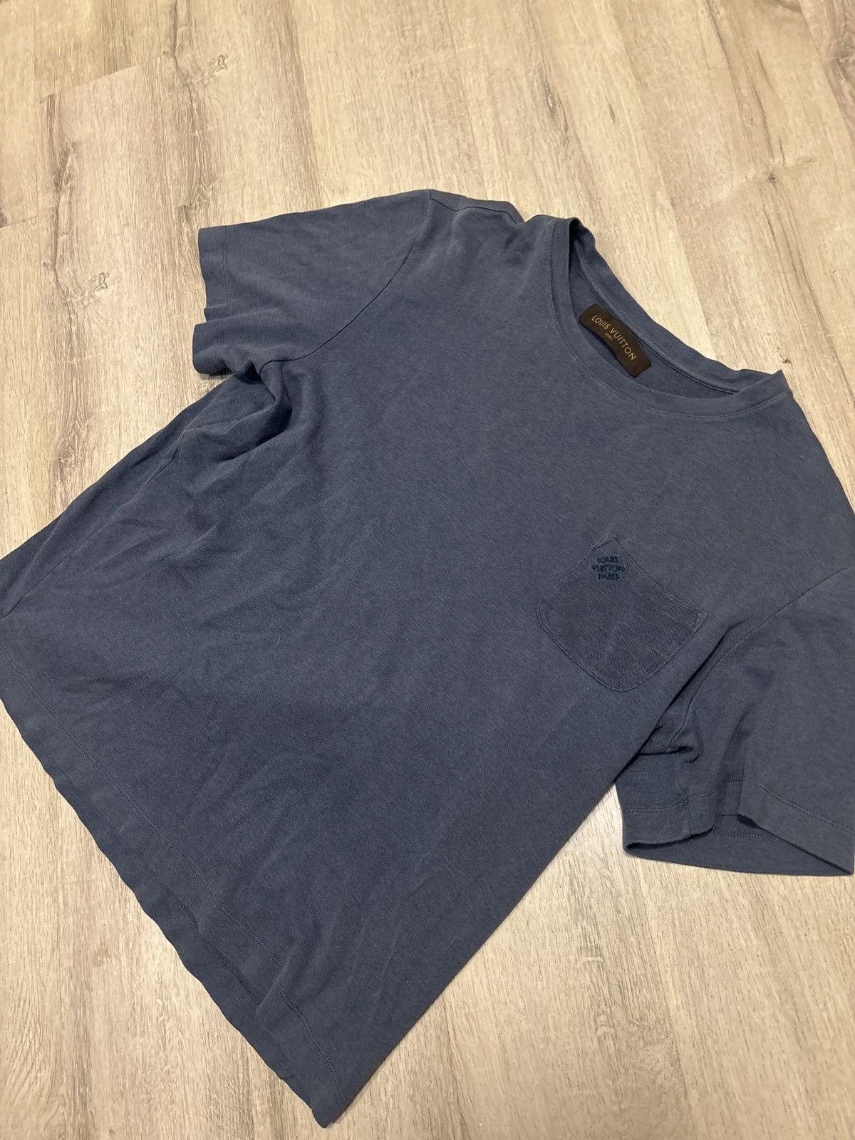 Louis Vuitton Louis Vuitton Tee Size US L / EU 52-54 / 3 - 1 Thumbnail