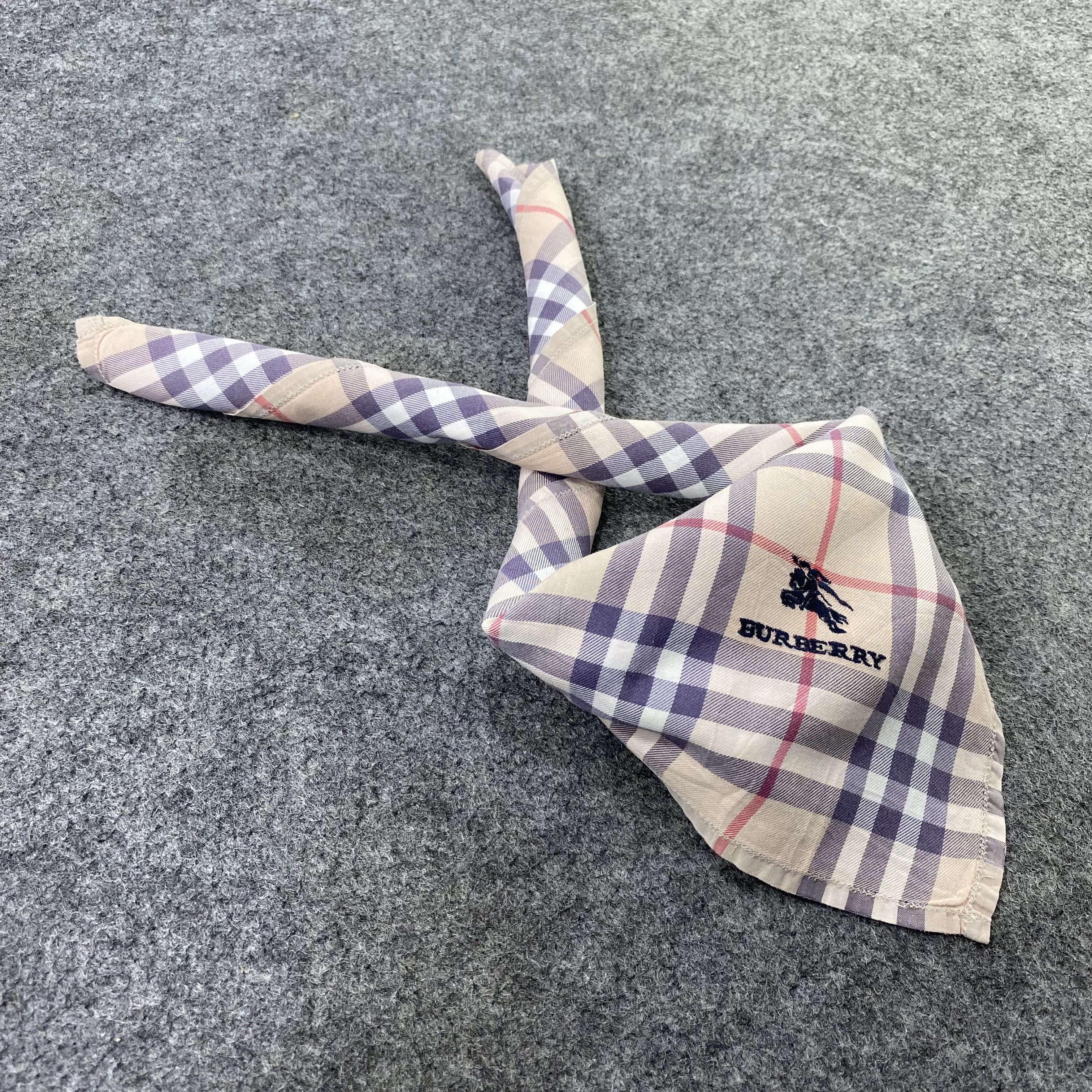 Burberry Burberry Handkerchief Neckerchief Bandana-B1746 Size ONE SIZE - 1 Thumbnail