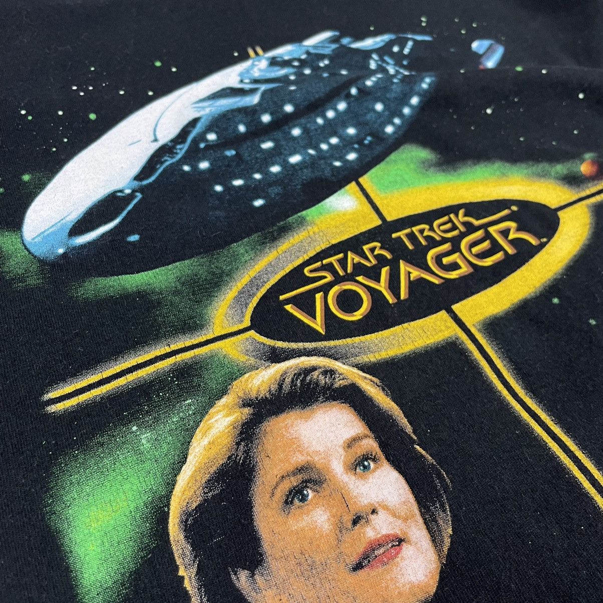 Vintage Vintage StarTrek Voyager Captain Kathryn Janeway T Shirt Size US M / EU 48-50 / 2 - 9 Thumbnail