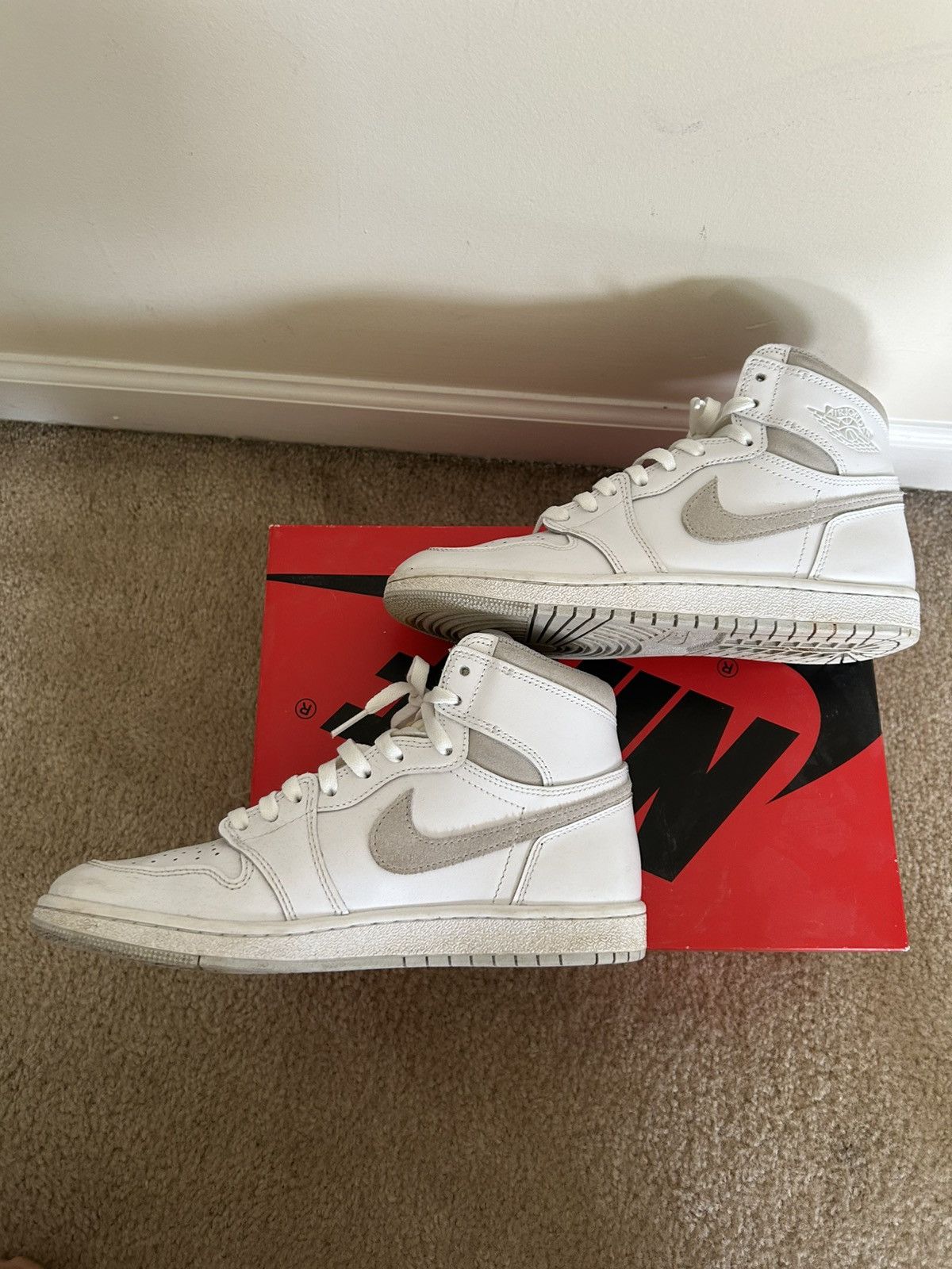 Jordan Brand Air Jordan 1 High Neutral Grey Size US 8.5 / EU 41-42 - 3 Thumbnail