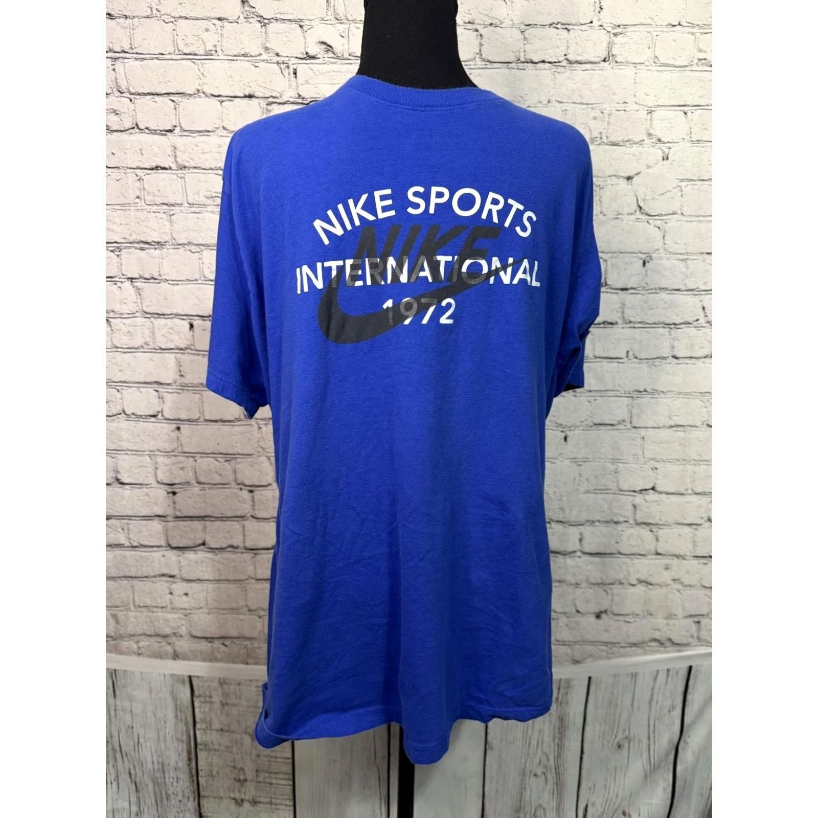 Nike Nike Sports International 1972 T-Shirt XXL Blue Men Crew Neck Short Sleeve Cotton Graphic Print Nike Swoosh Vintage No Size US XXL / EU 58 / 5 - 6 Thumbnail