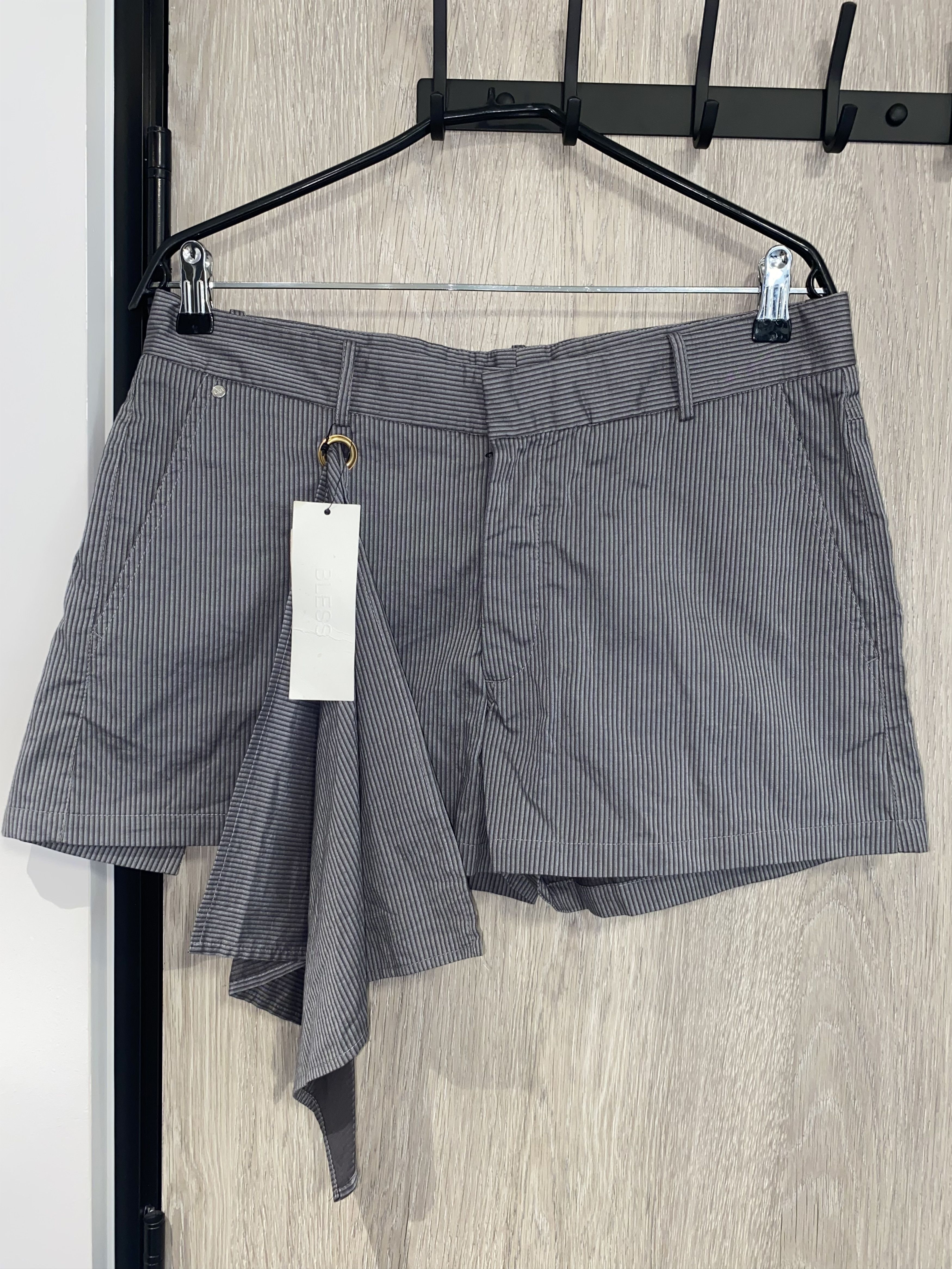 Bless bless n° 39 knotshorts Size 30" / US 8 / IT 44 - 1 Thumbnail