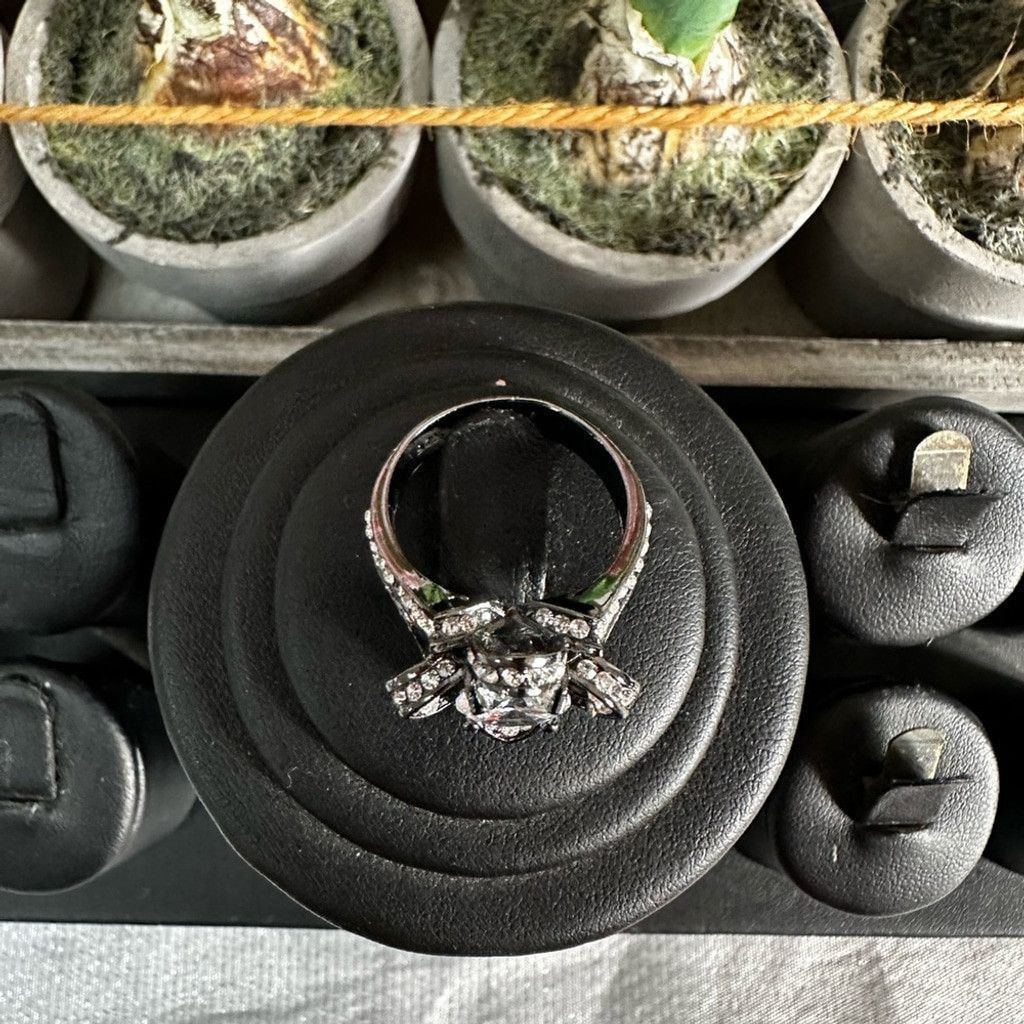 Vintage Victorian Gorgeous Black Silver Ring Size 7 BN Size ONE SIZE - 6 Thumbnail