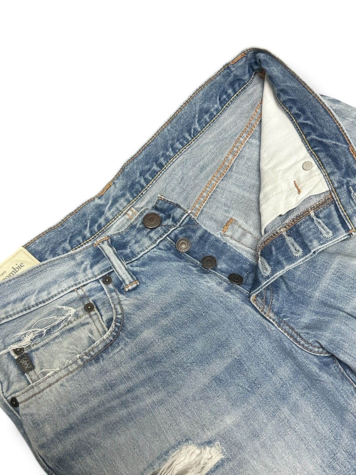 Abercrombie & Fitch Abercrombie & Fitch Distressed Light BlueWash Jeans & Faded Size US 33 - 10 Thumbnail