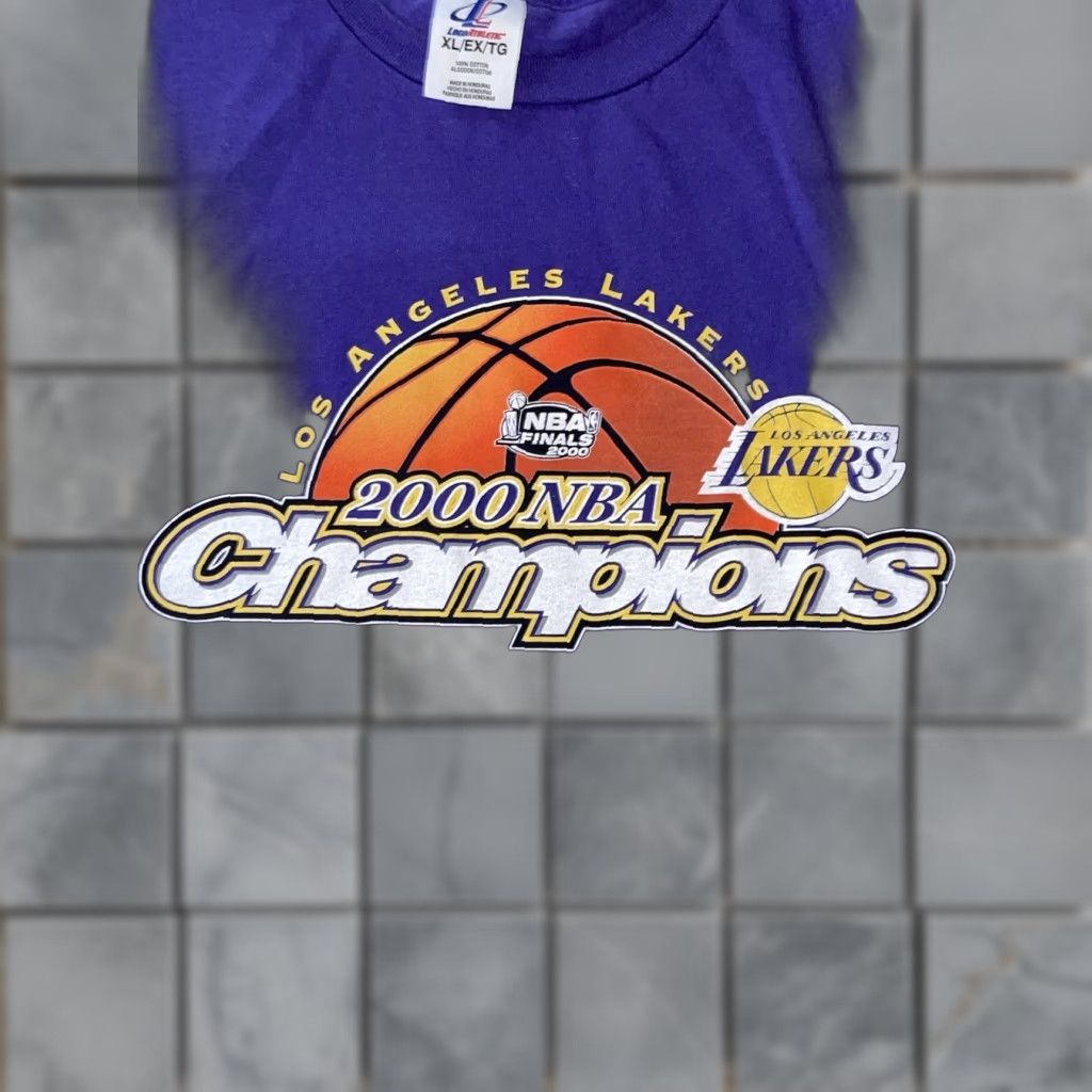 Logo Athletic VINTAGE Los Angeles Lakers 2000 NBA Champions T Shirt XL Purple Y2K Logo Athletic Men's Graphic Tee Size US XL / EU 56 / 4 - 1 Thumbnail