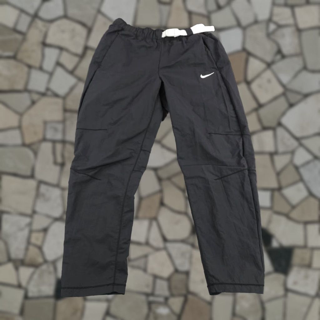 Nike Nike Pants Womens Small Black Tech Pack Woven Tapered Joggers Size 28" / US 6 / IT 42 - 1 Thumbnail