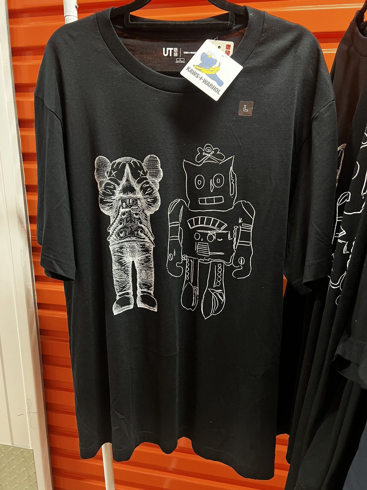 Andy Warhol × Kaws × Uniqlo Kaws Andy Warhol Uniqlo Black Robot Tshirt Size L Size US L / EU 52-54 / 3 - 4 Thumbnail