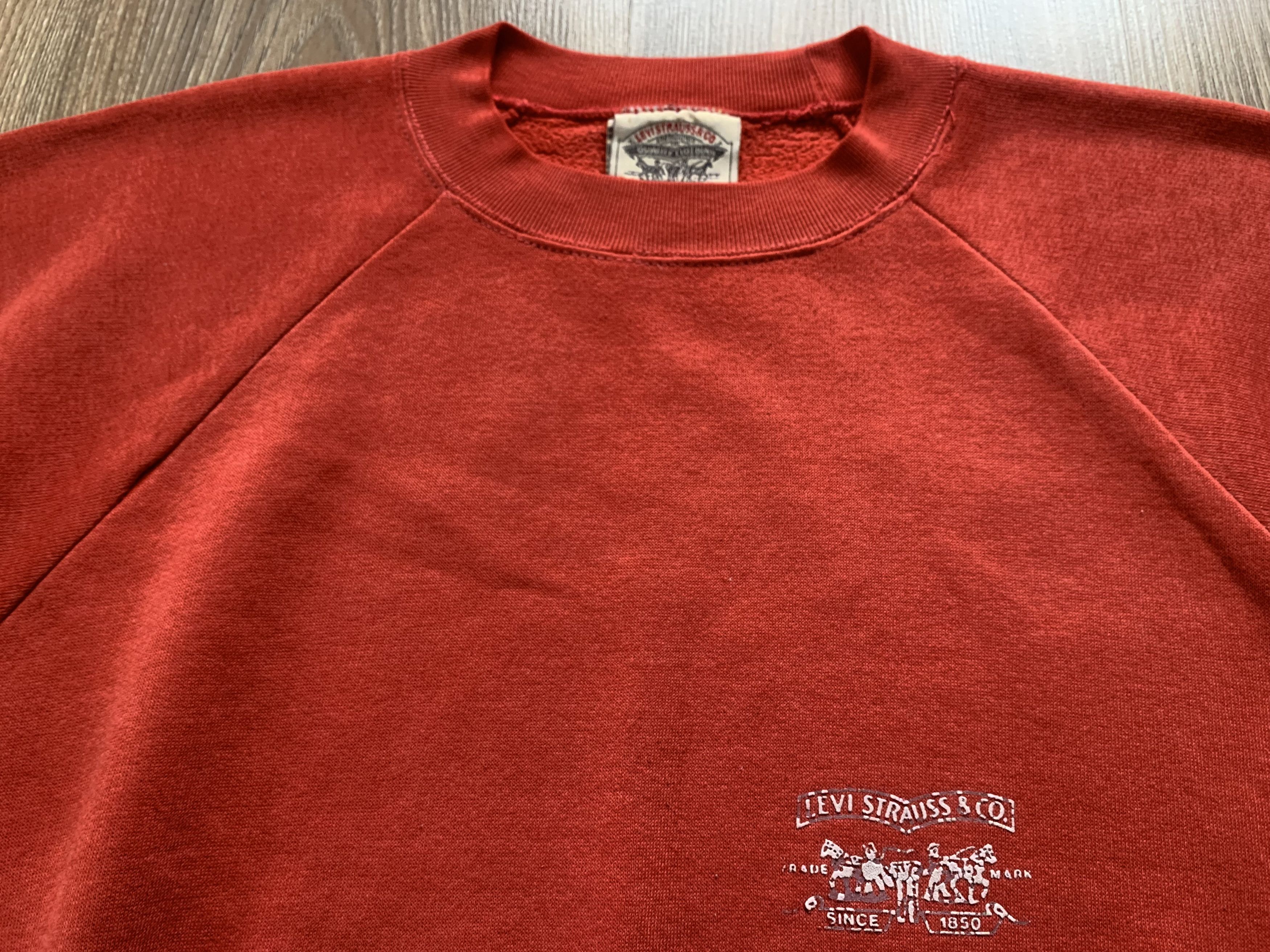 Levi's Rare Vintage Levi's Crewneck Logo Sweatshirt 80's Size US S / EU 44-46 / 1 - 5 Thumbnail