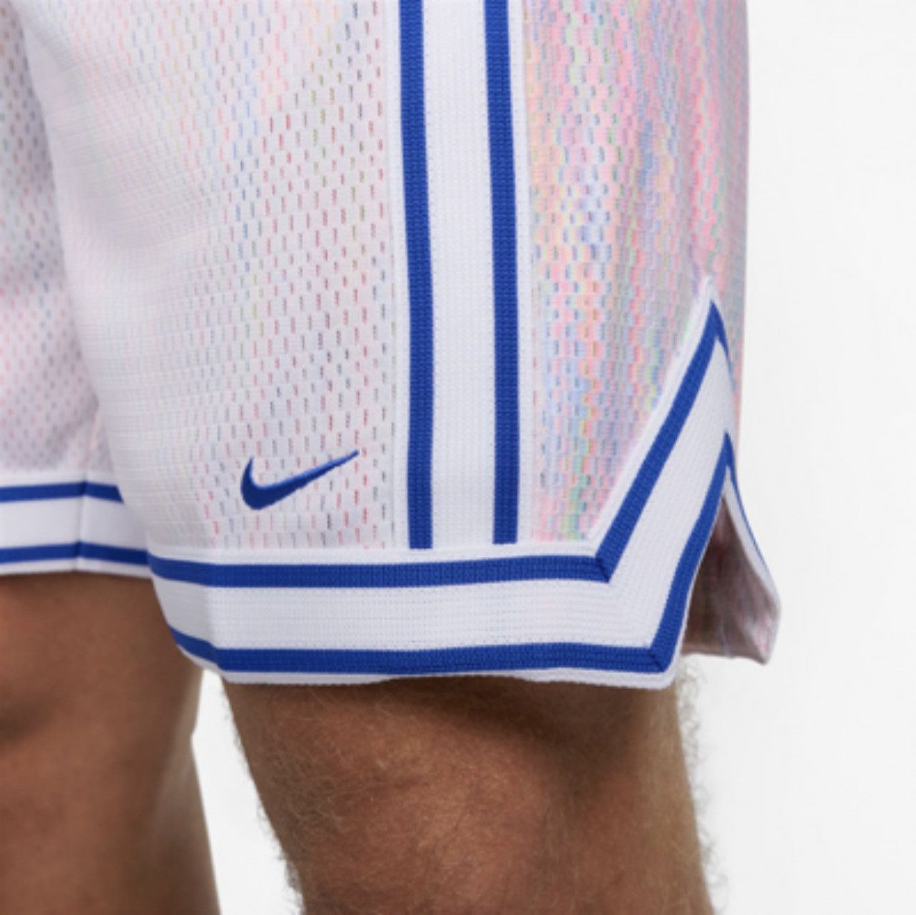 Nike NIKE DRI-FIT DNA+ Loose Fit 8" Basketball Shorts Size US 32 / EU 48 - 3 Thumbnail
