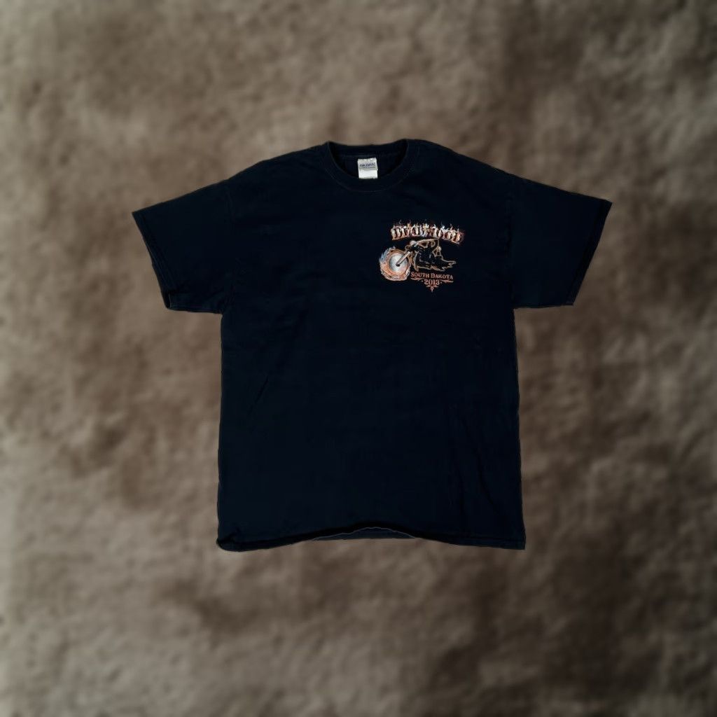 Gildan VINTAGE Deadwood South Dakota Black Hills Rally T-Shirt L Biker Motorcycle Mens Black 90s Y2K Size US L / EU 52-54 / 3 - 1 Thumbnail