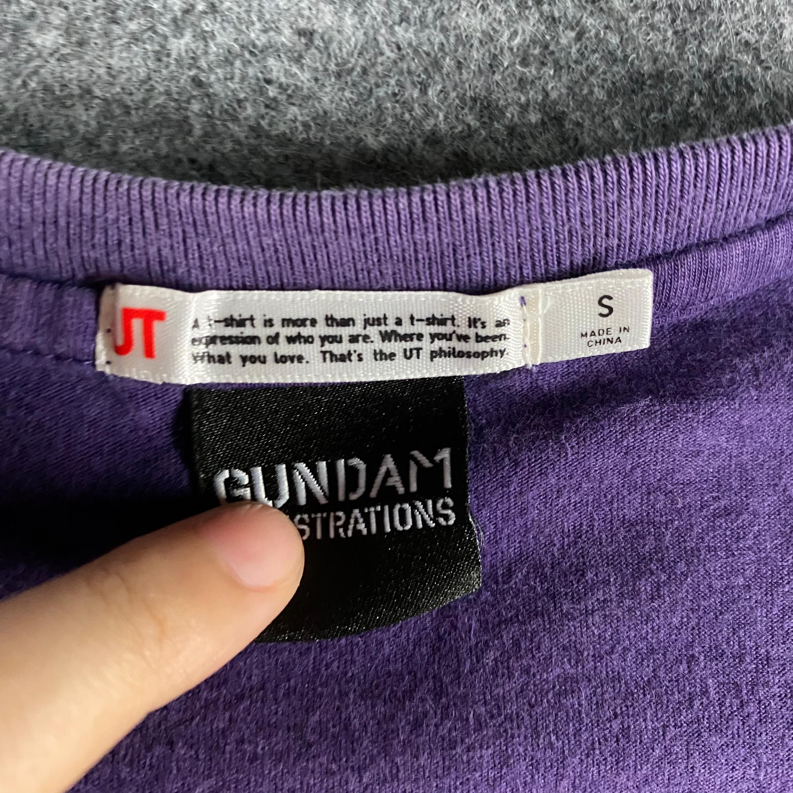 Anime Gundam by Uniqlo Anime Tshirt Size US S / EU 44-46 / 1 - 8 Thumbnail