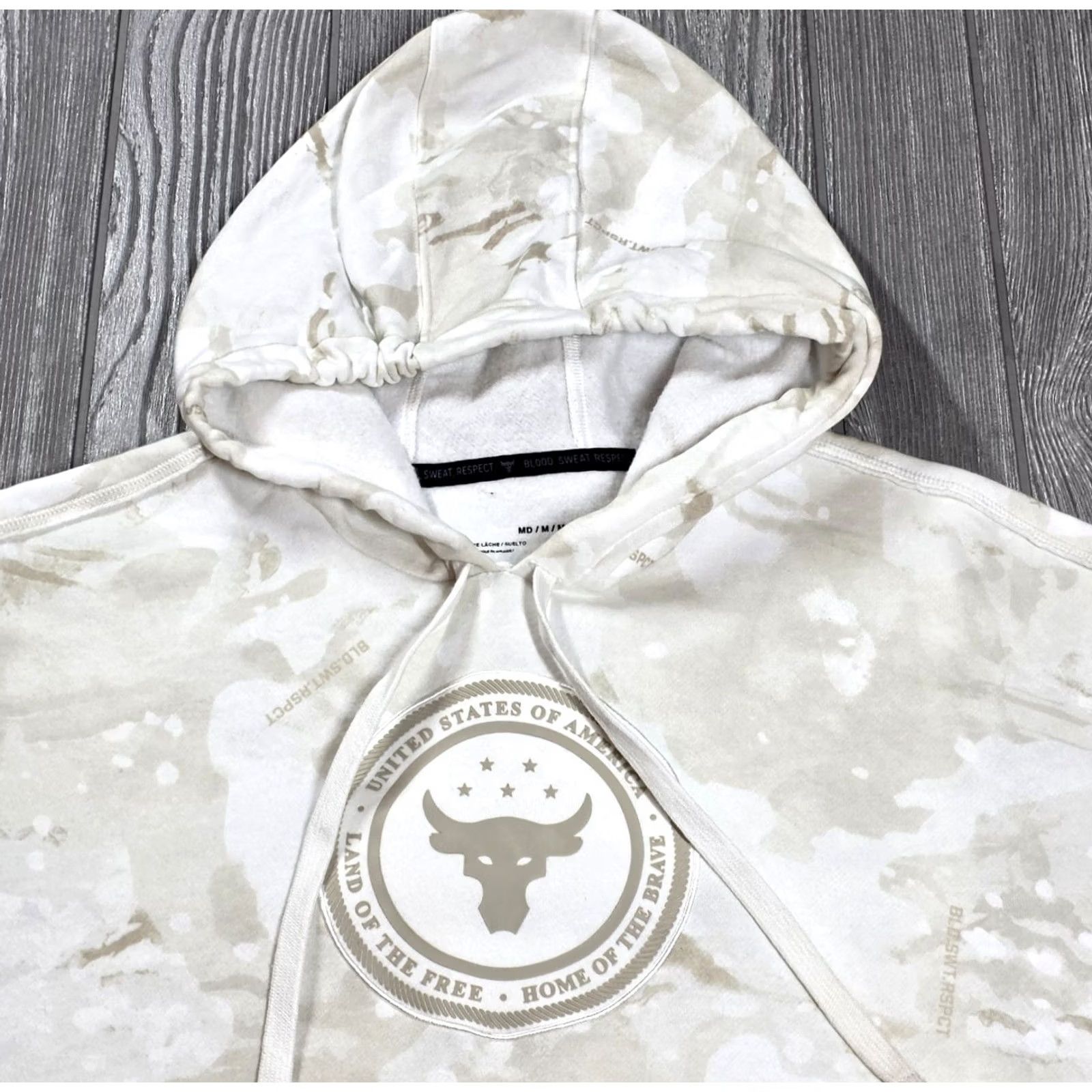 Under Armour VINTAGE Under Armour Project Rock Hoodie Women M Ivory Beige Camo Veterans Day Fleece Size M / US 6-8 / IT 42-44 - 2 Thumbnail