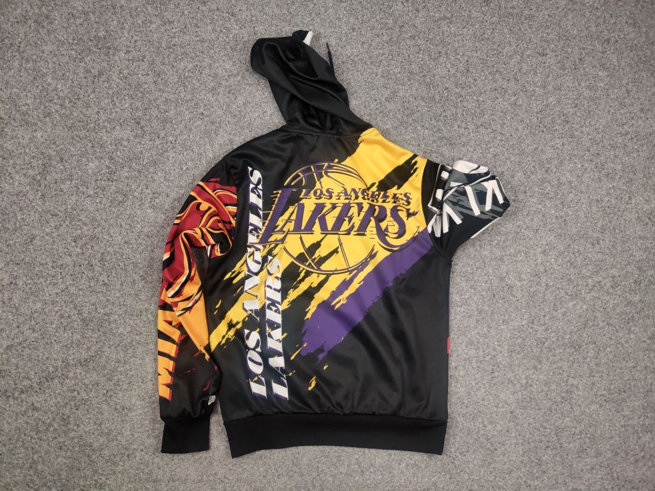 NBA New Era Tear Art Hoodie NBA Chicago Bulls Lakers Vintage Size US S / EU 44-46 / 1 - 10 Thumbnail