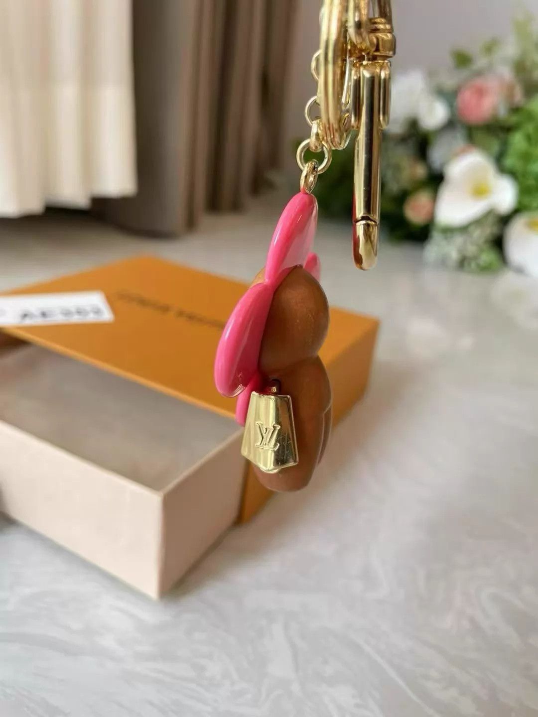 Louis Vuitton LV Vivienne Sunflower Keychain Car Charm Size ONE SIZE - 7 Thumbnail