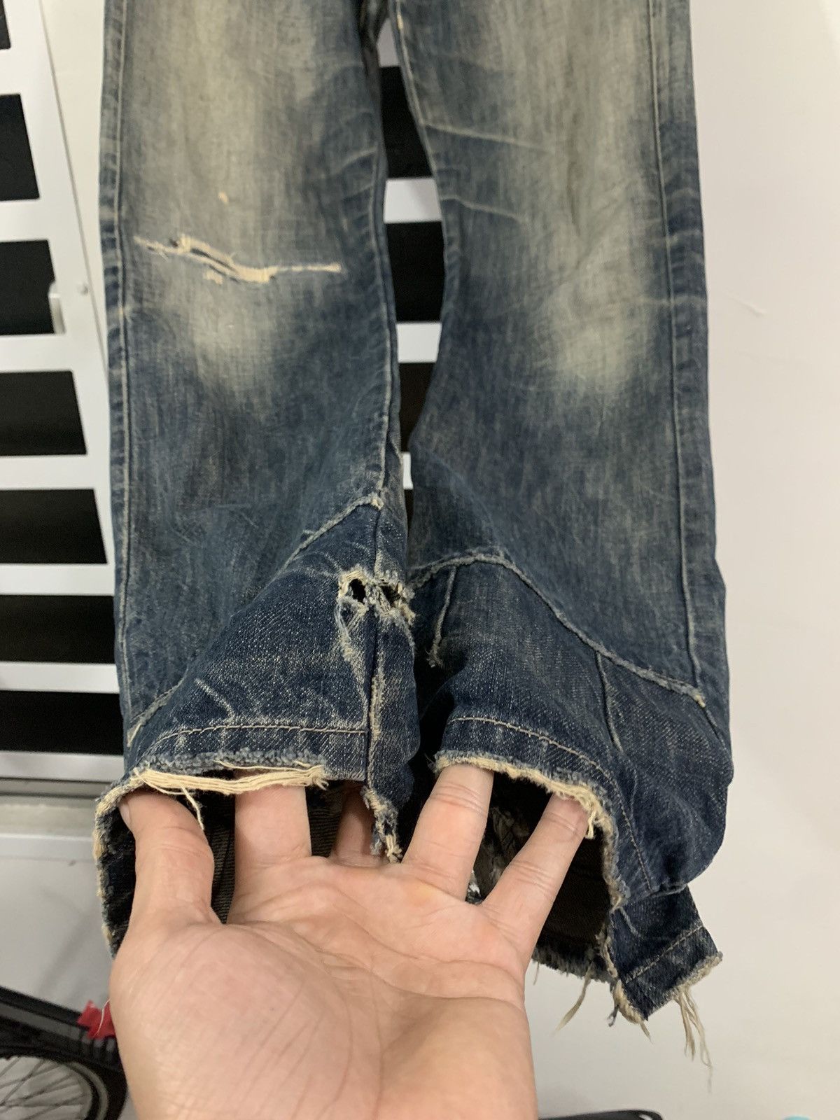 Marithe + Francois Girbaud Marithe Francois Girbaud Distressed Denim Size US 30 / EU 46 - 3 Thumbnail