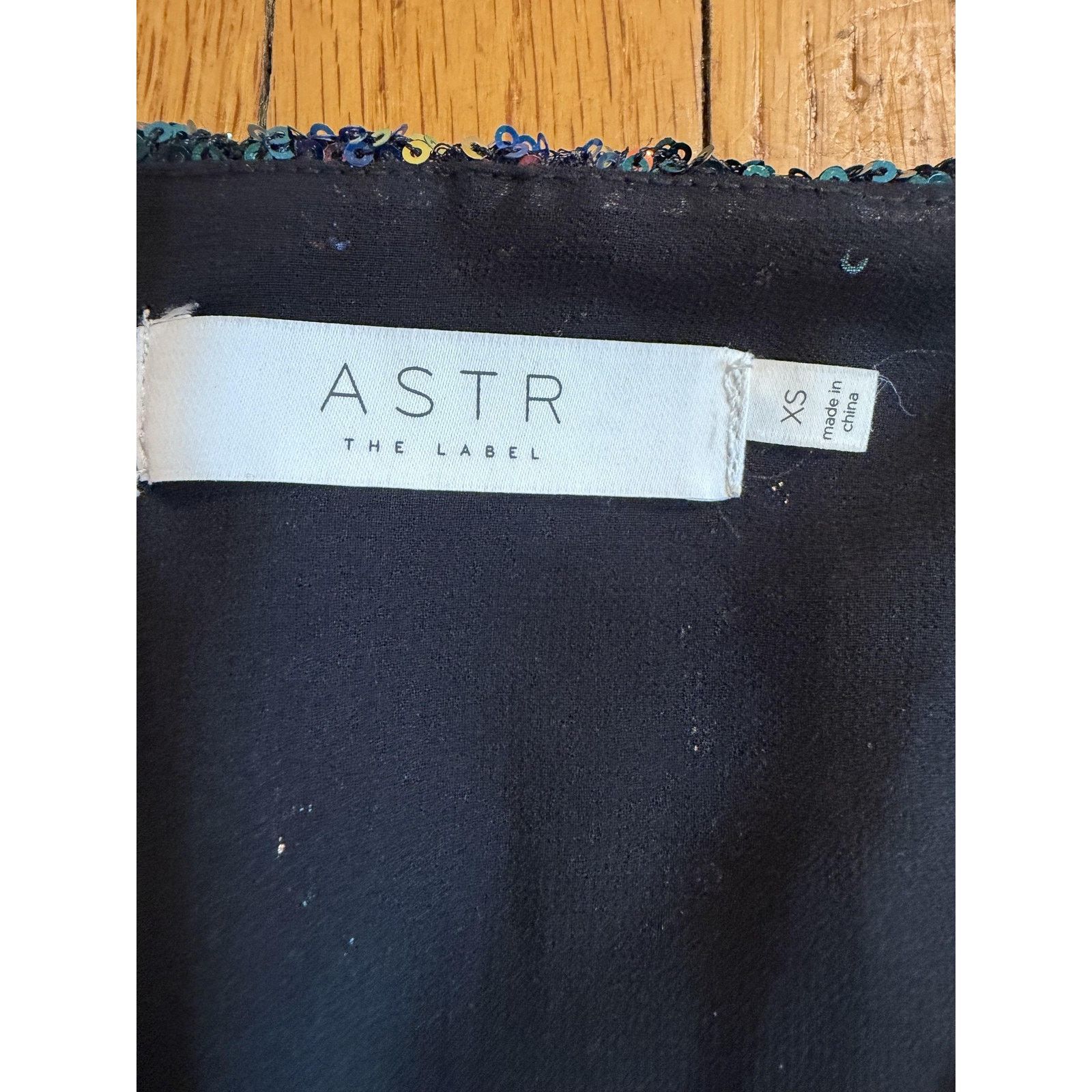 ASTR The Label ASTR The Label Cropped Blouse Womens XS Multicolor Sequin Size XS / US 0-2 / IT 36-38 - 2 Thumbnail