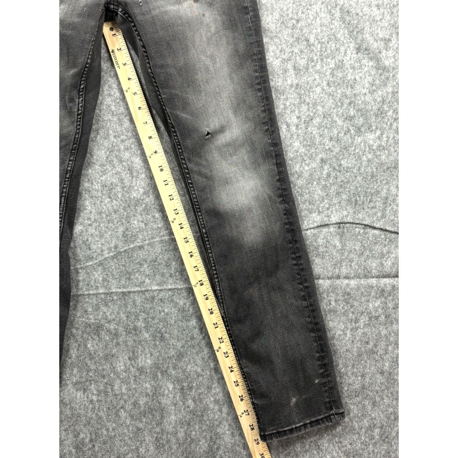 Old Navy Old Navy Men's Faded Black Slim 360° Tech Stretch Distressed Denim Jeans 30x32 Size US 30 / EU 46 - 2 Thumbnail