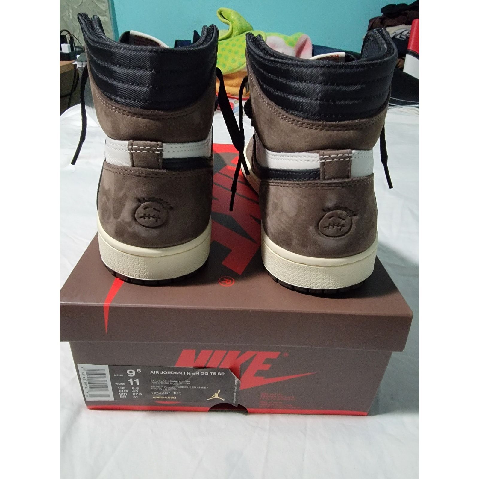 Nike Nike Travis Scott Air Jordan 1 High Mocha Brown Cactus Jack Size US 9.5 / EU 42-43 - 9 Thumbnail