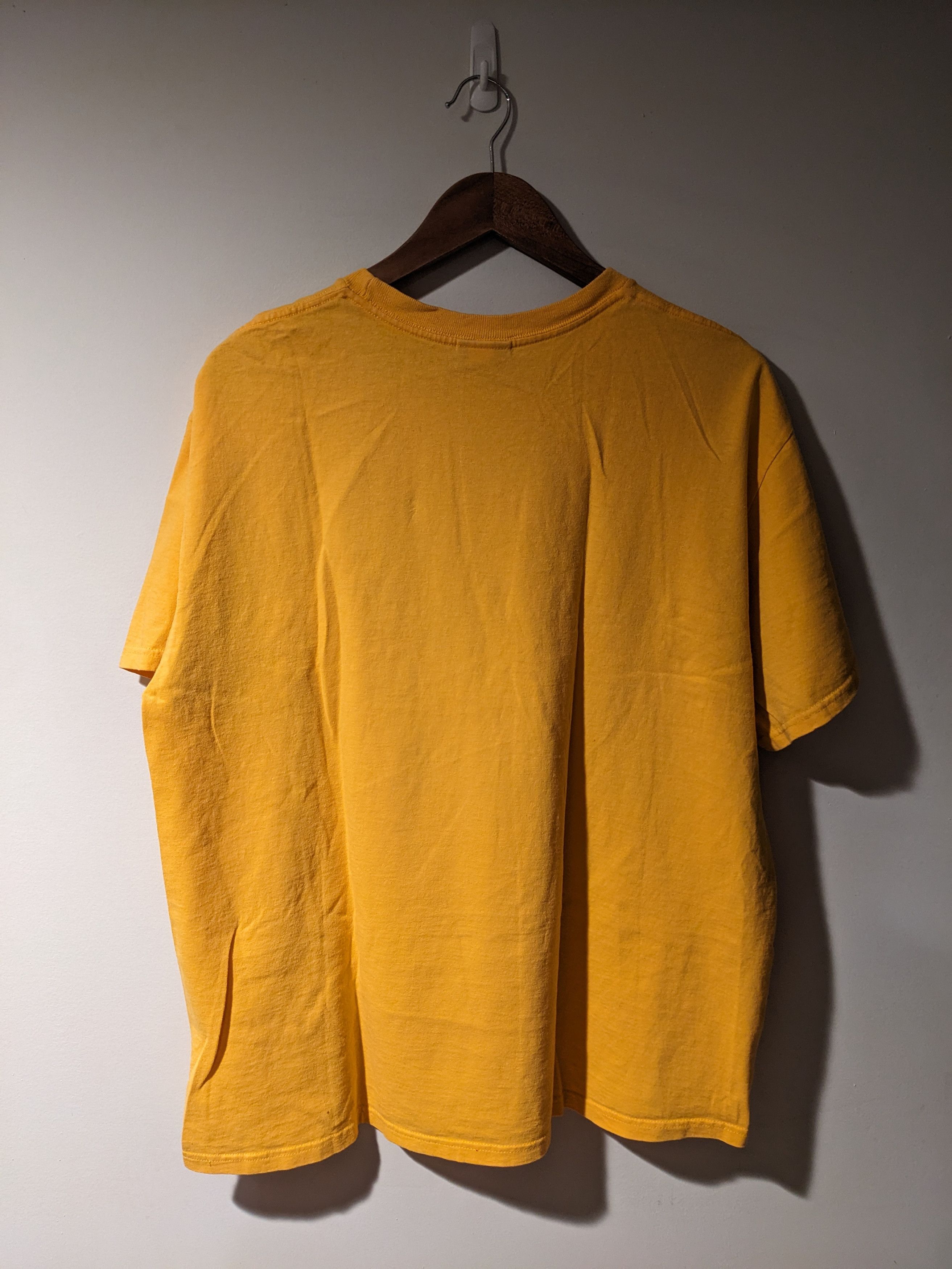 Nike × Vintage Vintage Y2K Nike Center Swoosh Yellow Large T-Shirt Size US L / EU 52-54 / 3 - 6 Thumbnail