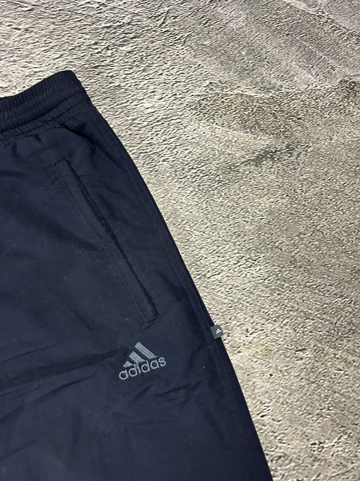 Adidas Adidas vintage dark navy track pants small logo drill Y2K Size US 30 / EU 46 - 2 Thumbnail