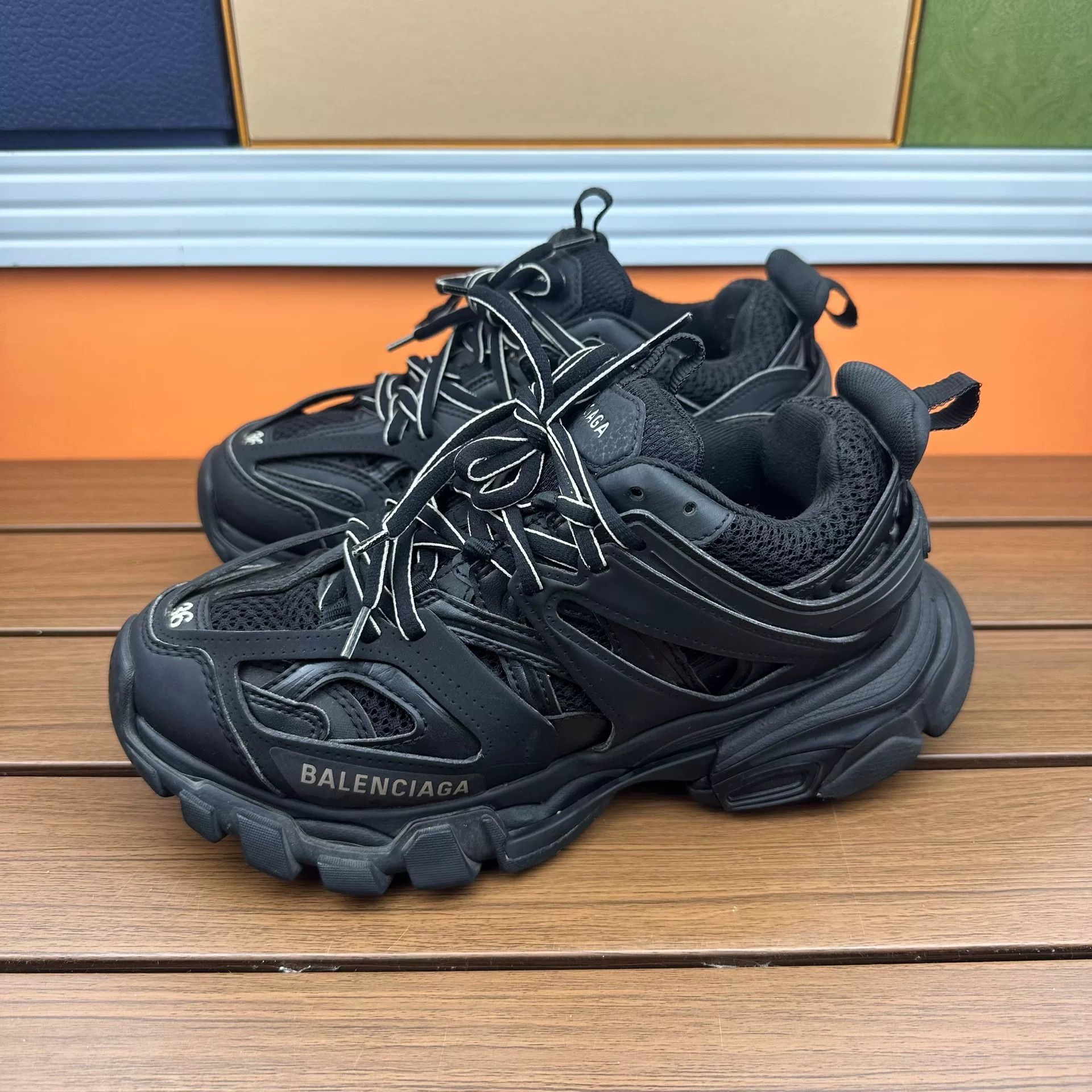 Balenciaga Balenciaga Black Lowtop Sneakers it_36 Women Size US 6 / IT 36 - 1 Thumbnail