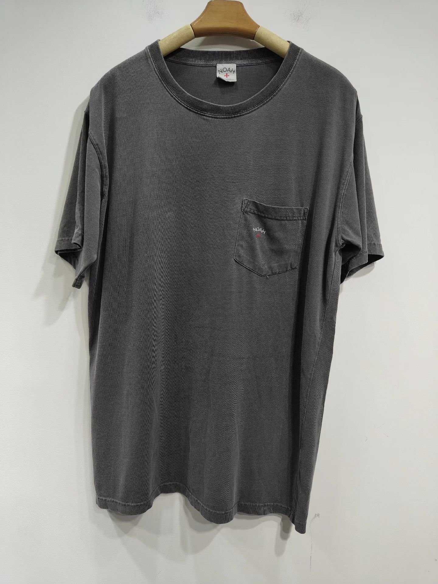Noah Noah Cross Print Short Sleeve T-shirt K29 Size US XL / EU 56 / 4 - 1 Thumbnail
