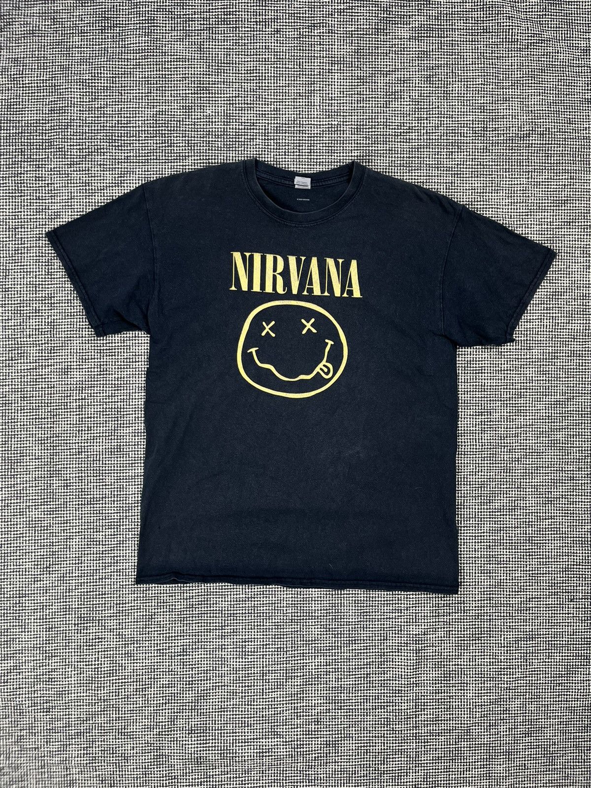 Band Tees × Nirvana Faded nirvana flower sniffin distressed band tee Size US L / EU 52-54 / 3 - 1 Thumbnail
