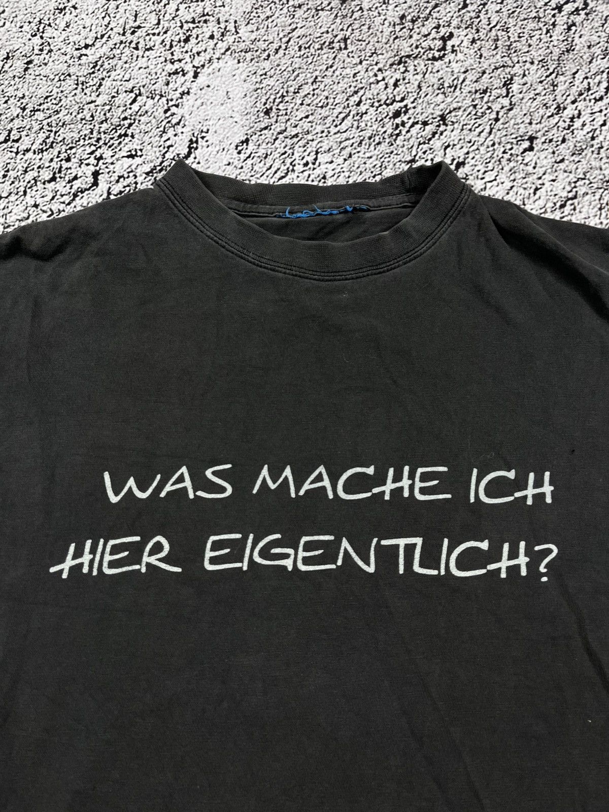 Band Tees Vintage Y2K Humor «What am I doing here» big logo faded tee Size US M / EU 48-50 / 2 - 7 Thumbnail