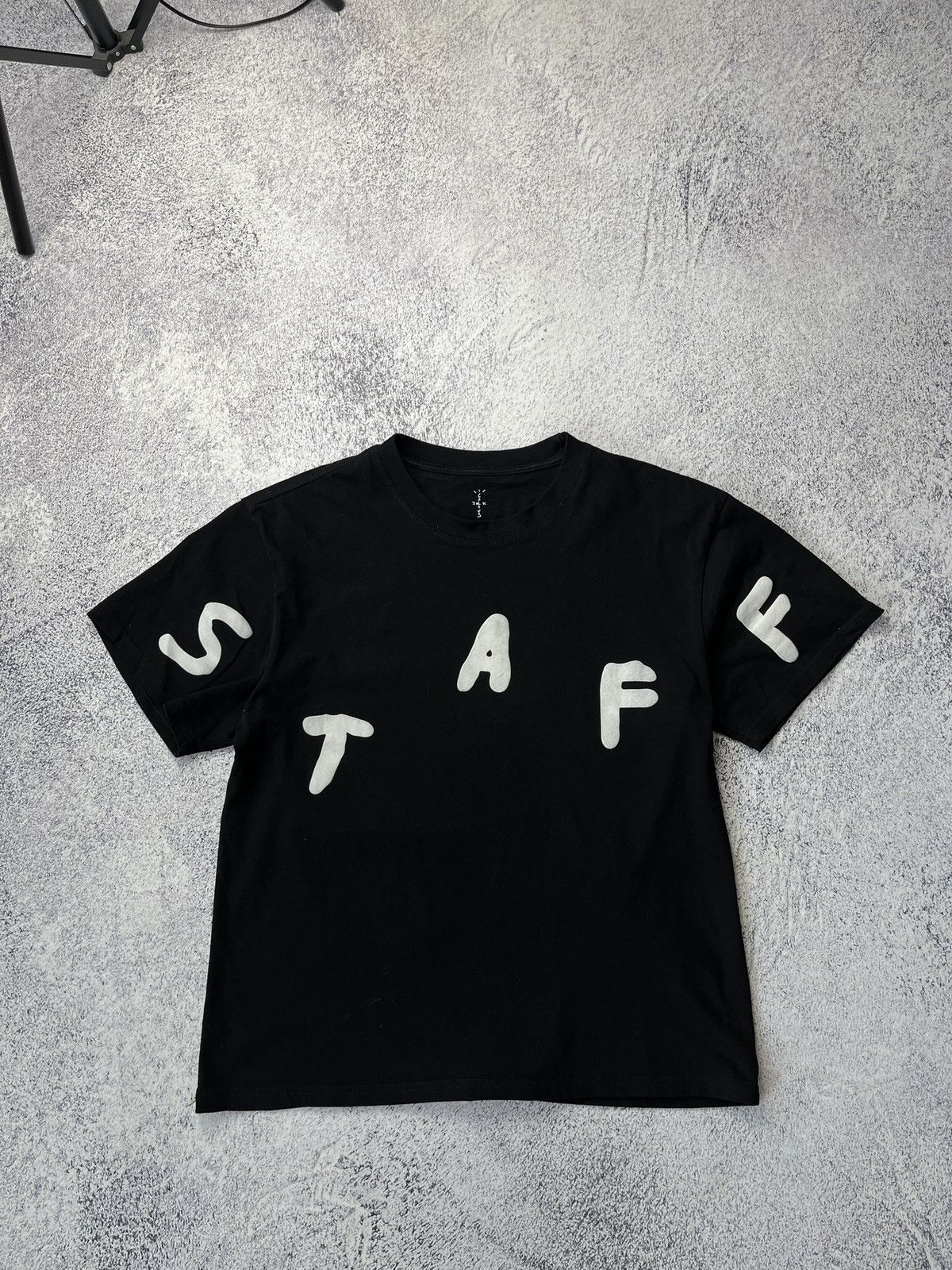 Vintage Travis Scott Astroworld Staff 2019 T-shirt Size S Size US S / EU 44-46 / 1 - 1 Thumbnail