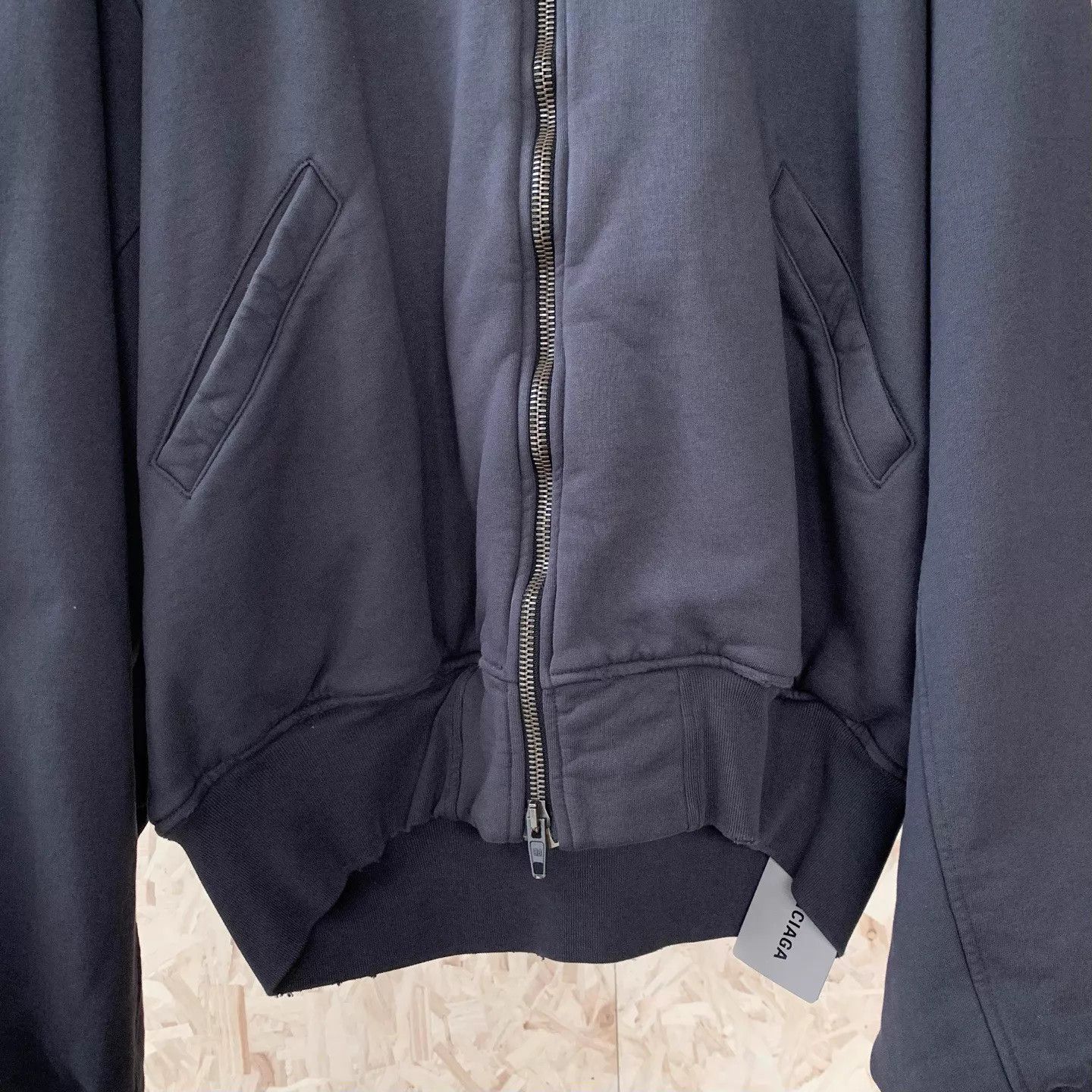 Balenciaga Balenciaga 24FW Reversed Logo Zip Hoodie S Size US S / EU 44-46 / 1 - 4 Thumbnail