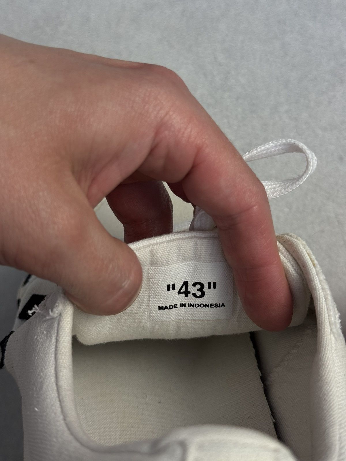 Off-White Off-White Low Vulcanized Canvas Sneakers size43 Size US 9.5 / EU 42-43 - 14 Thumbnail