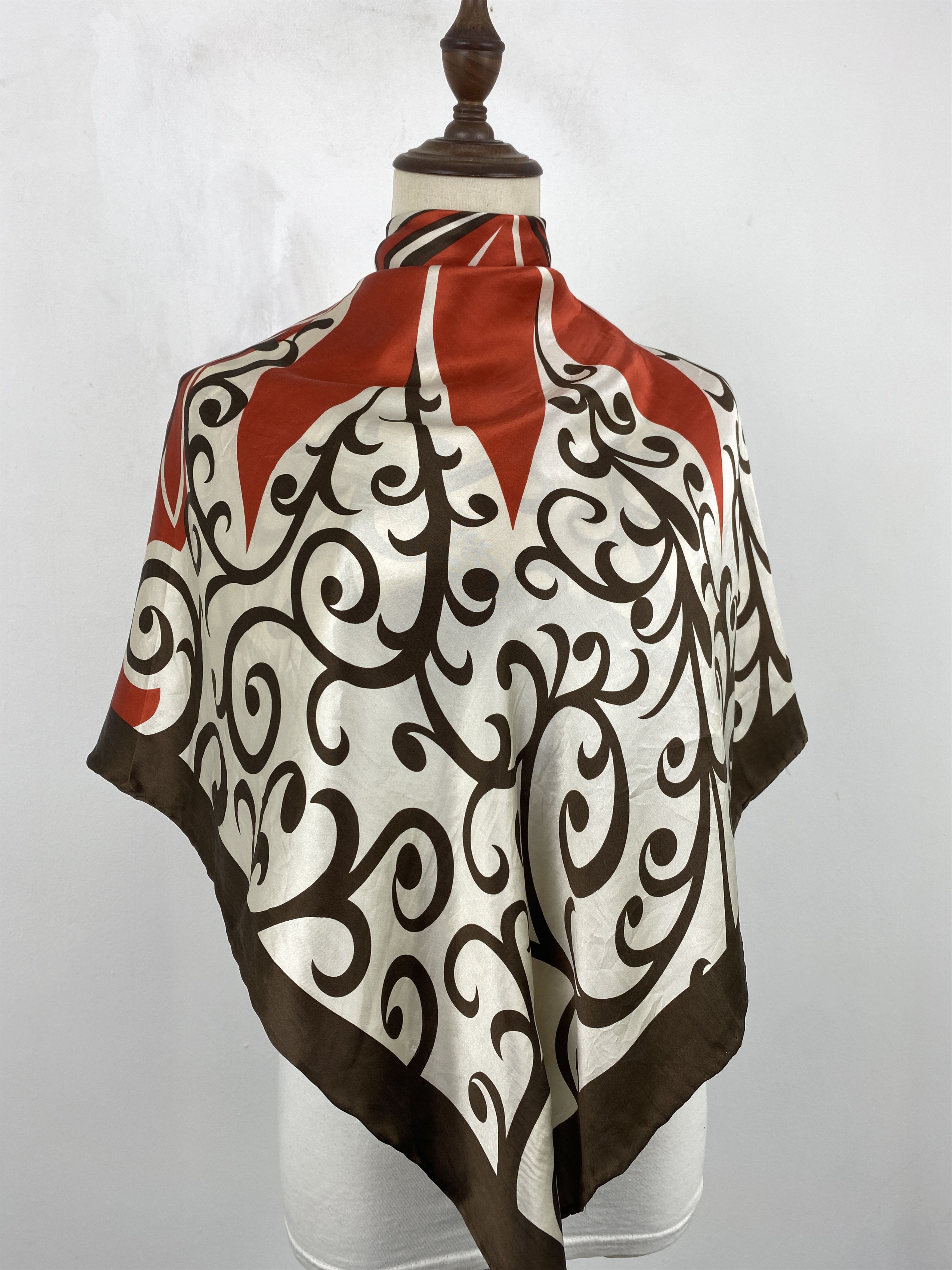 Vintage Flower Design Silk Scarf / Muffler / Silk Shawl SN0075 Size ONE SIZE - 2 Thumbnail
