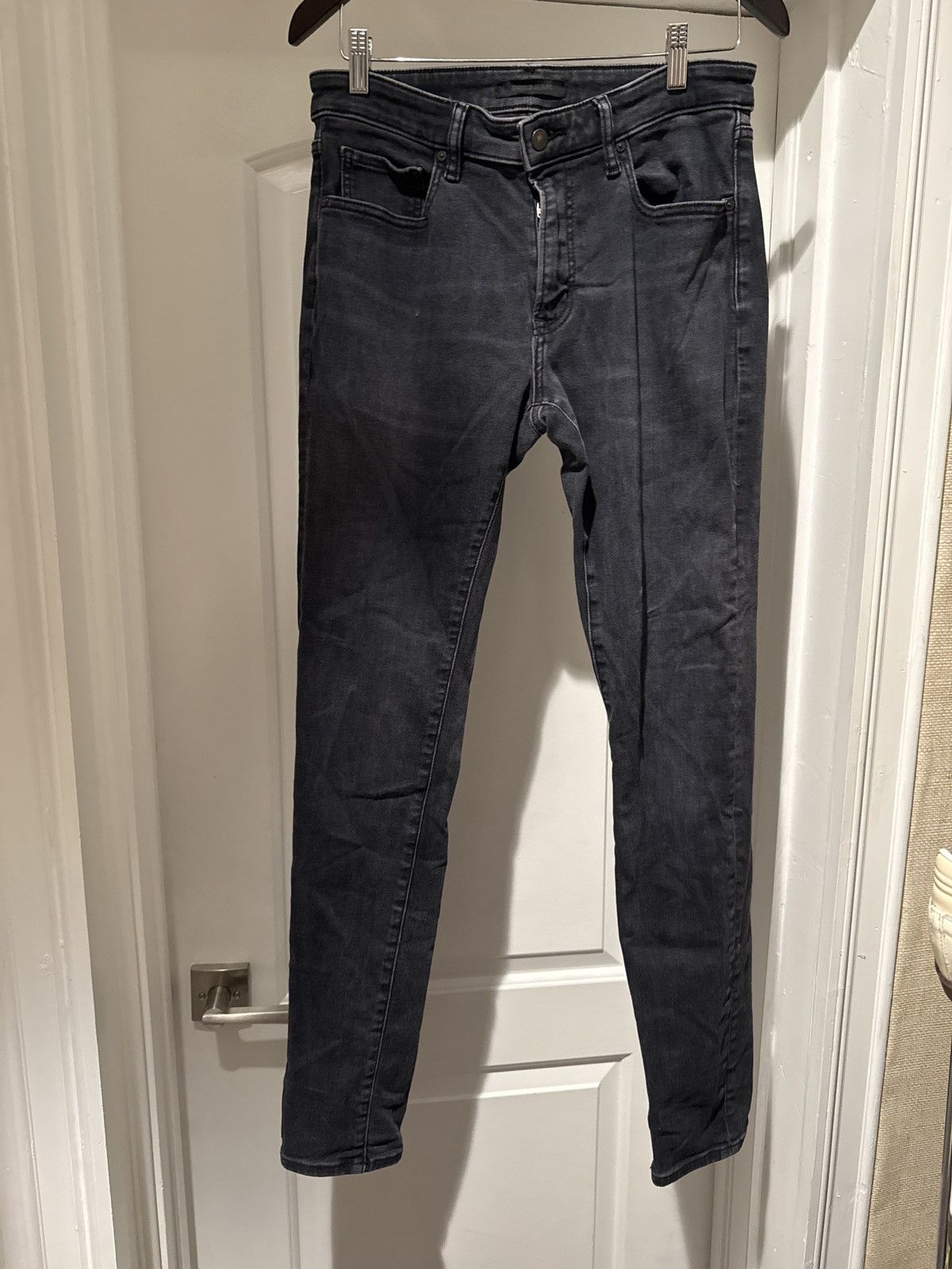 Uniqlo Uniqlo Skinny Jeans 32/34 Size US 32 / EU 48 - 1 Thumbnail