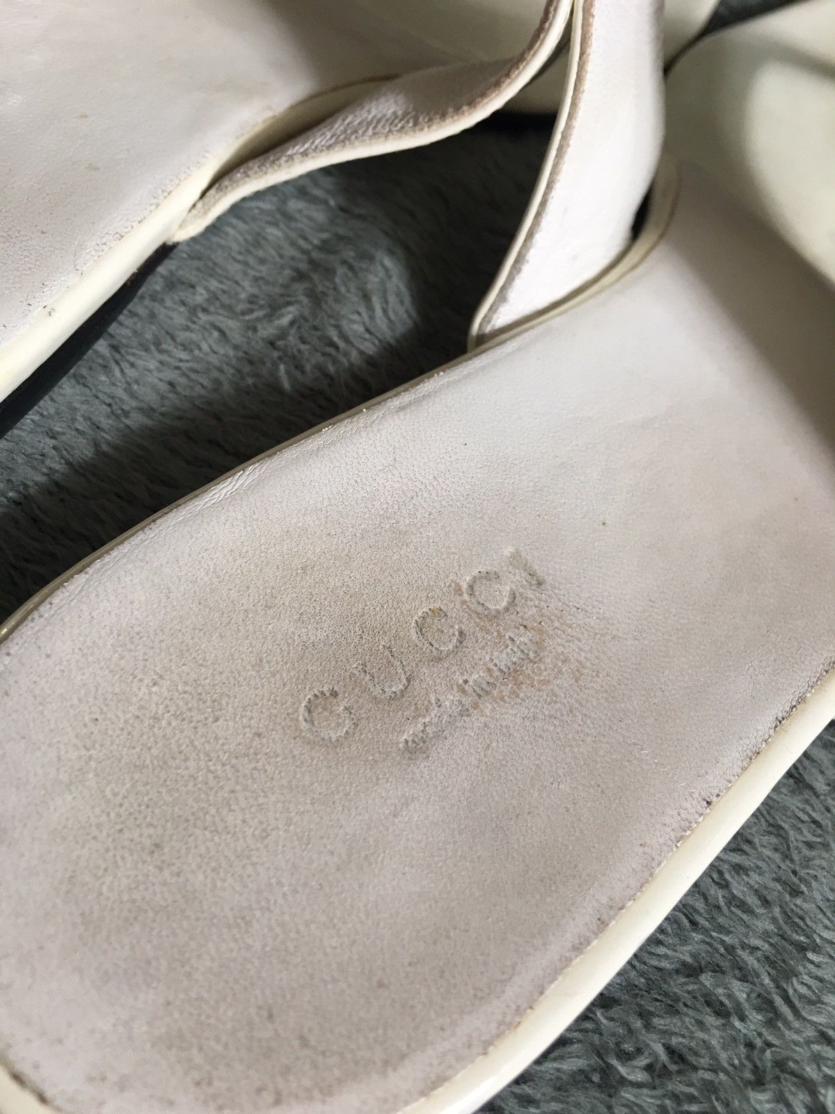 Gucci GUCCI Ivory Patent Leather Horsebit Flip Flop Sandals EU38 Size US 8 / IT 38 - 5 Thumbnail